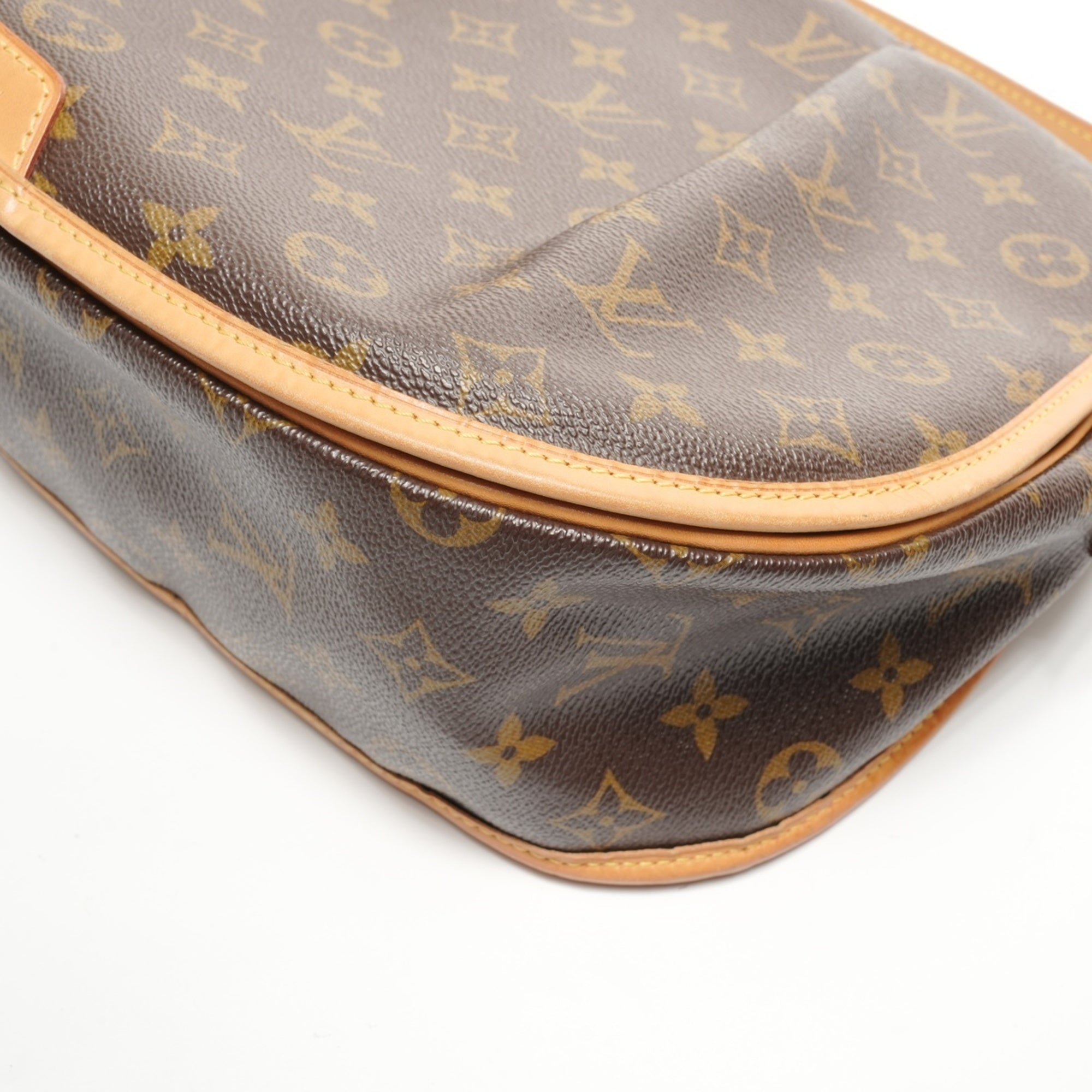 Louis Vuitton Monogram Brown Monogram Shoulder Bag (Pre-Owned)