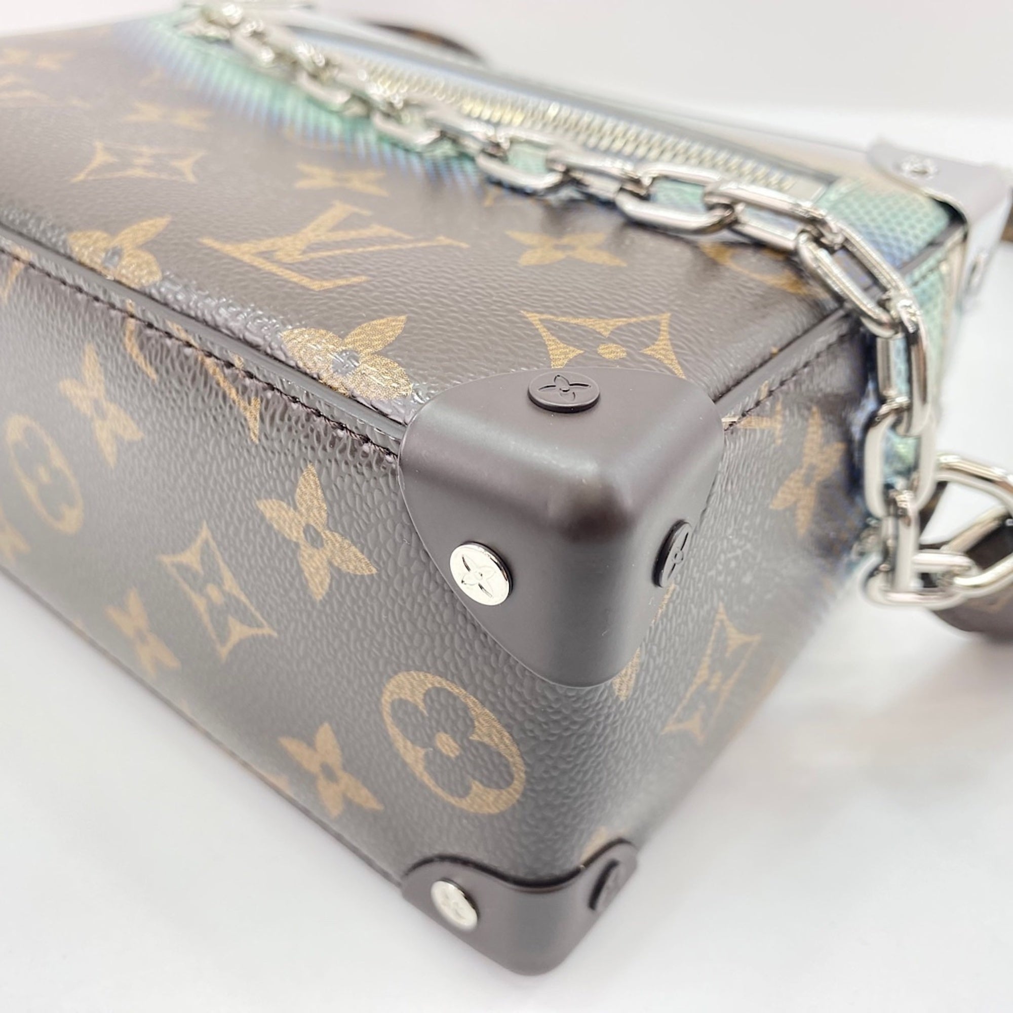Louis Vuitton Brown Shoulder Bag (Pre-Owned)