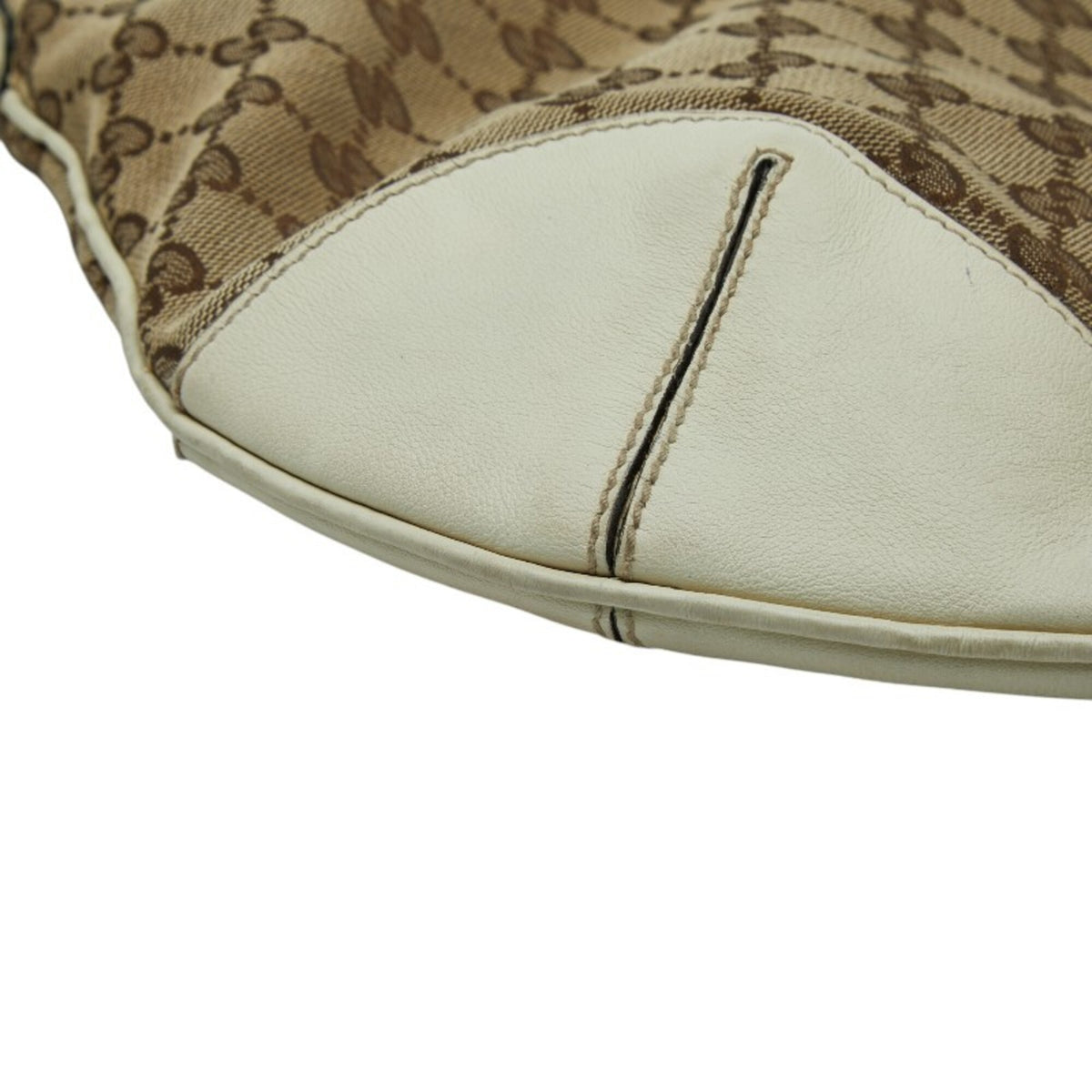 Gucci Beige Ivory Ivory Shoulder Bag (Pre-Owned)