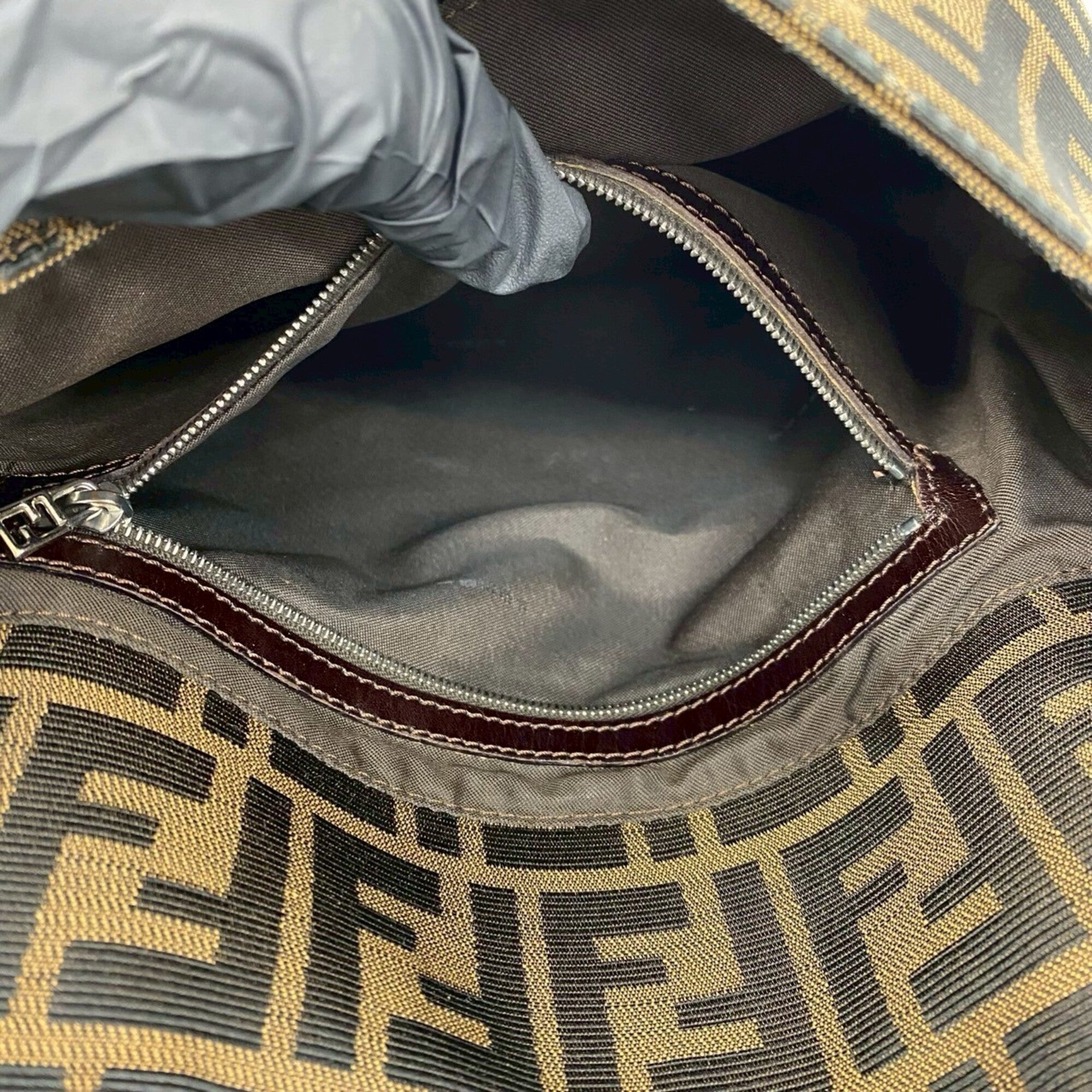 Fendi Black Brown Canvas Leather Shoulder Bag (Pre-Owned)
