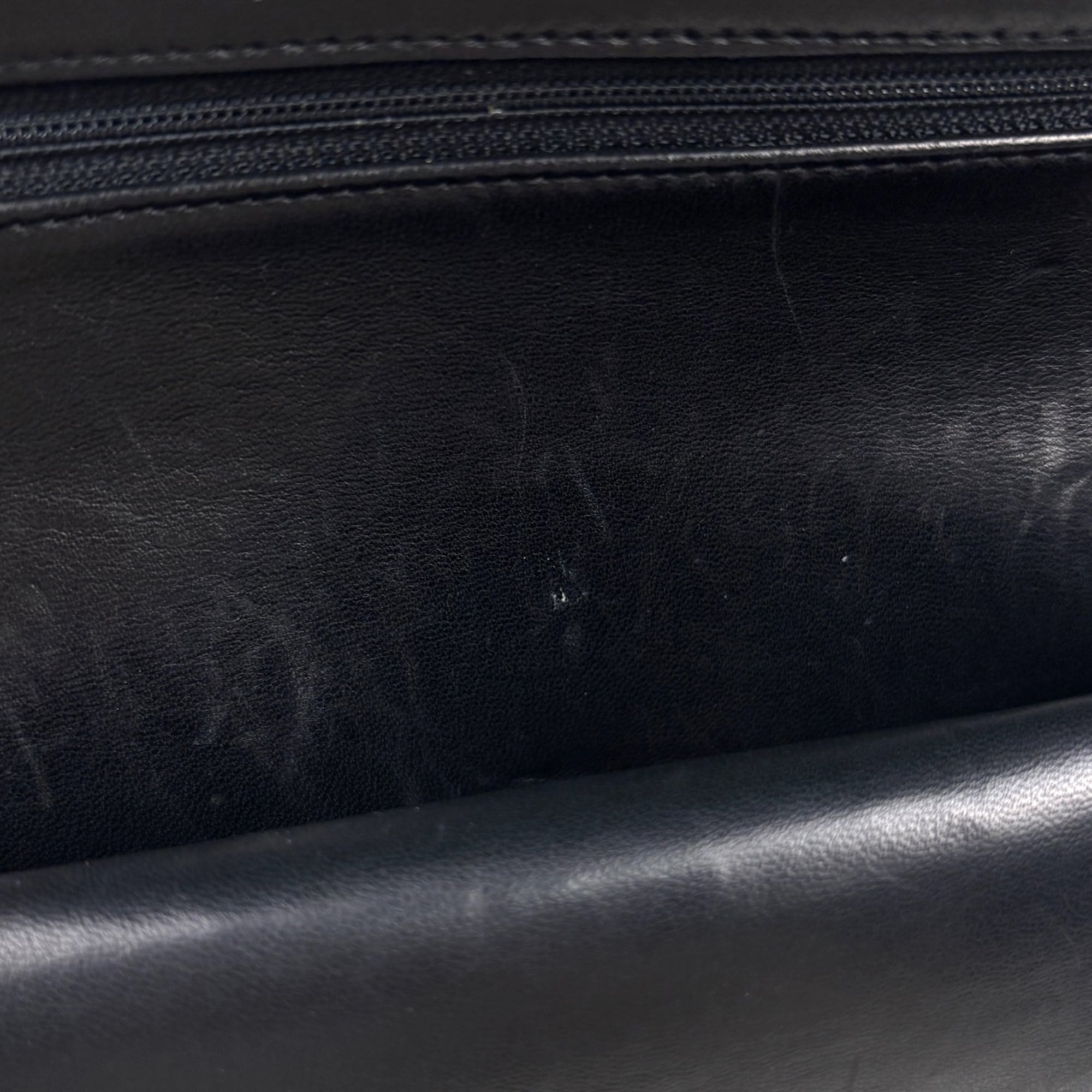 Chanel Matelasse Black Leather Shoulder Bag (Pre-Owned)