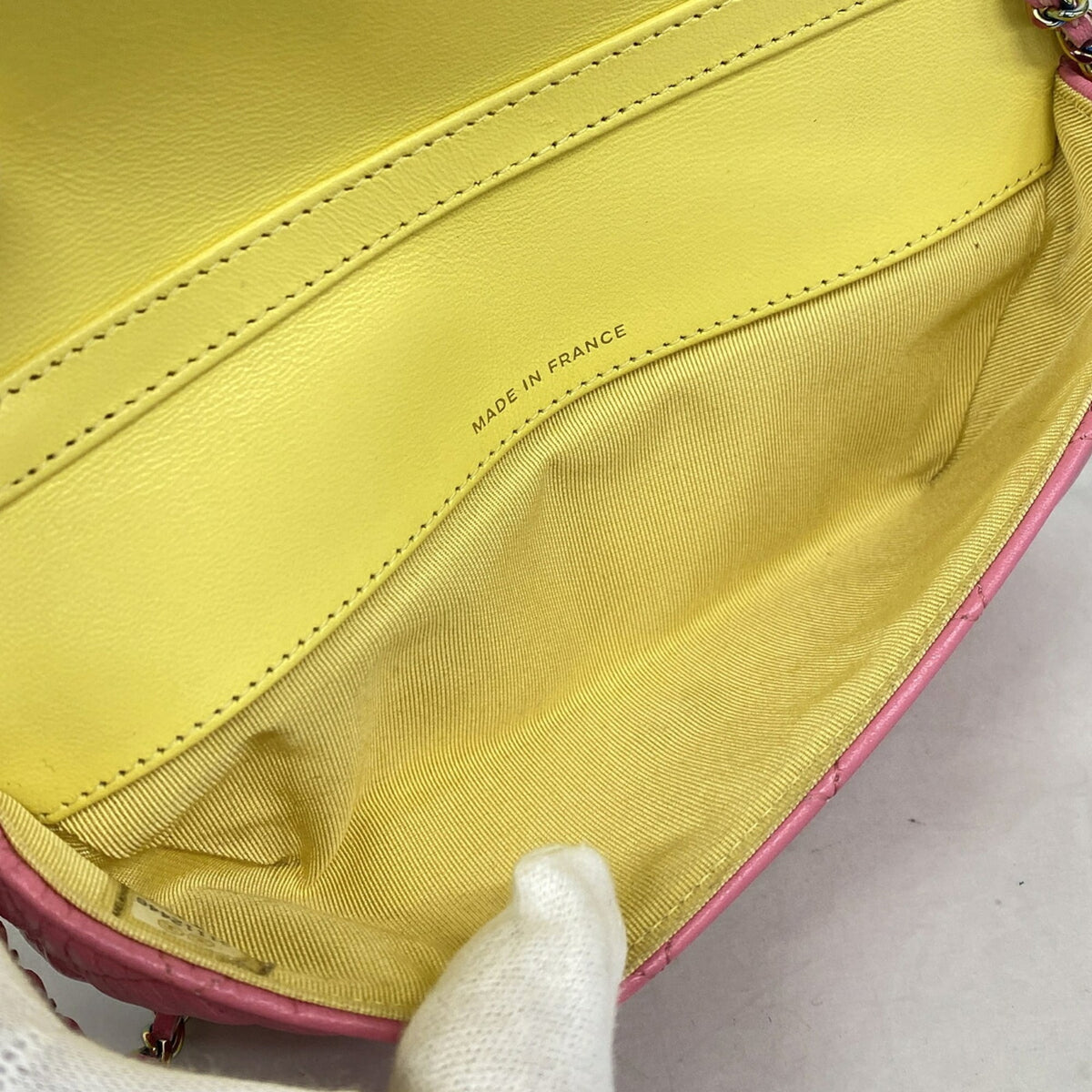 Chanel Pink Leather Shoulder Bag (Pre-Owned)
