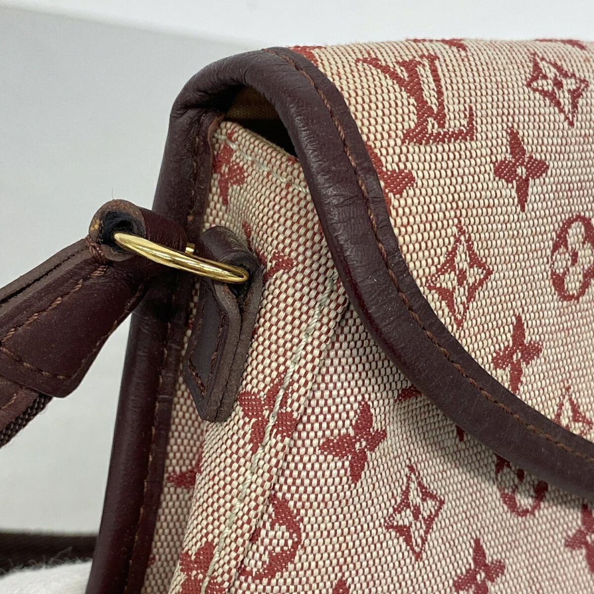 Louis Vuitton Cerise Shoulder Bag (Pre-Owned)