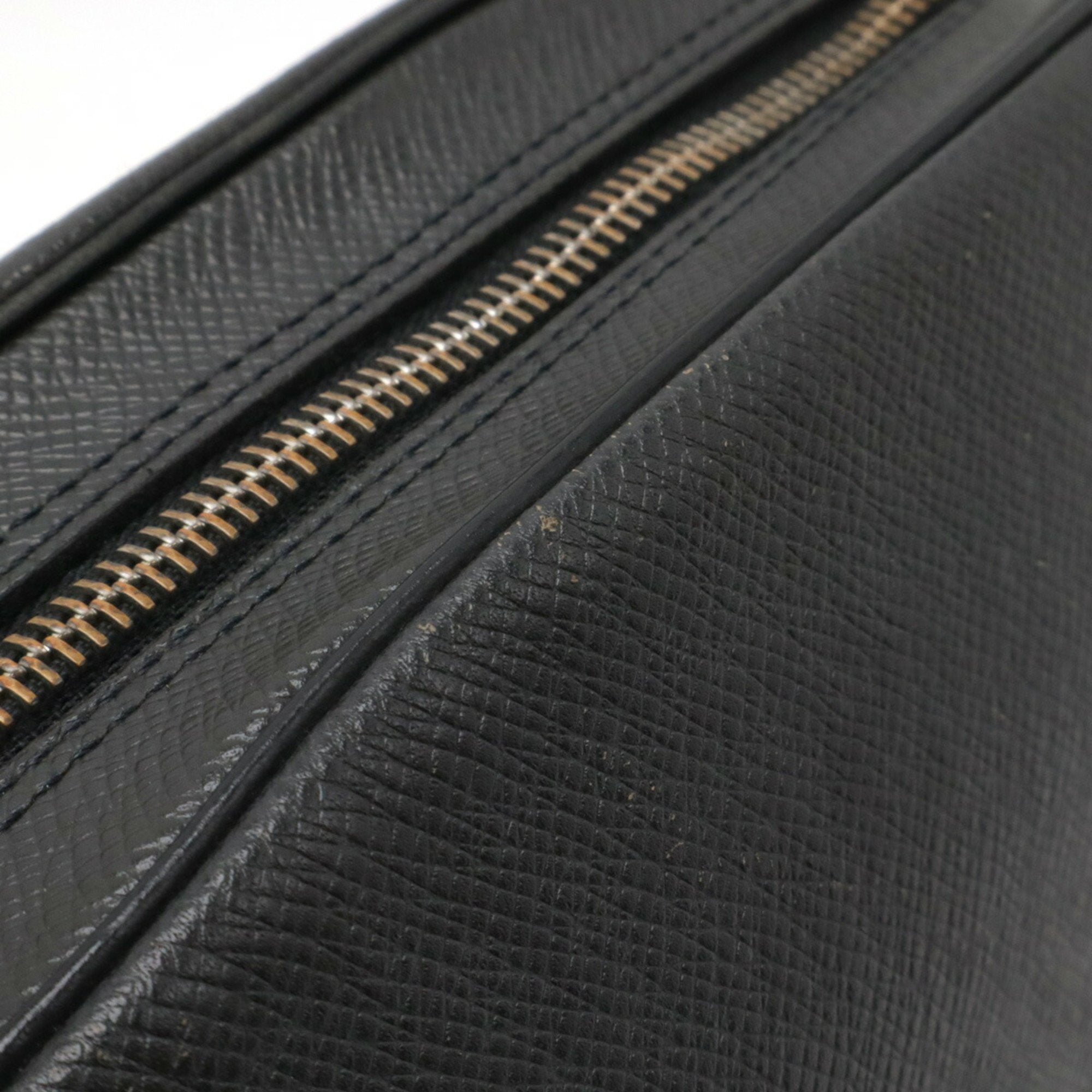 Louis Vuitton Ardoise Taiga Leather Clutch Bag Pouch (Pre-Owned)