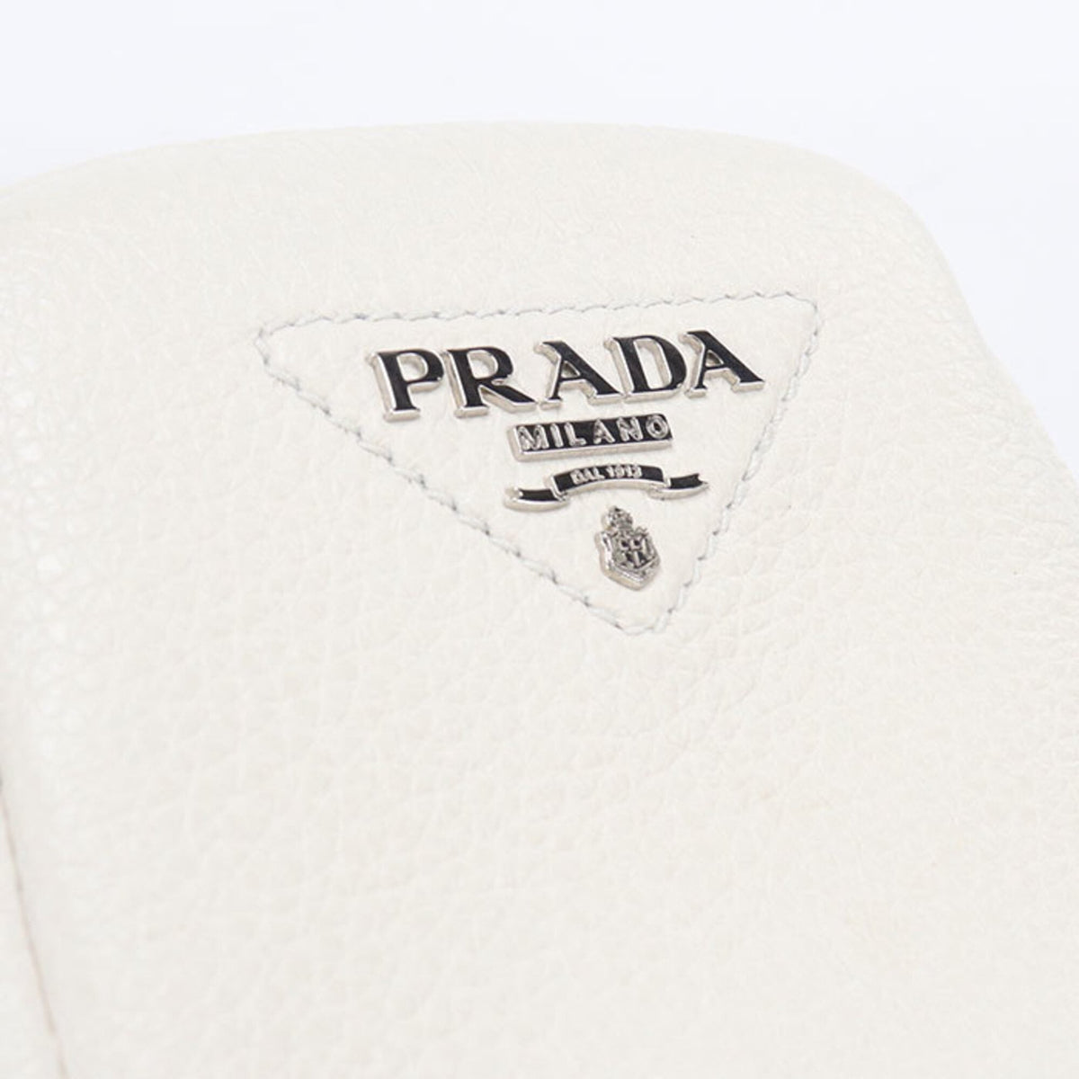 Prada White Leather Shoulder Bag (Pre-Owned)