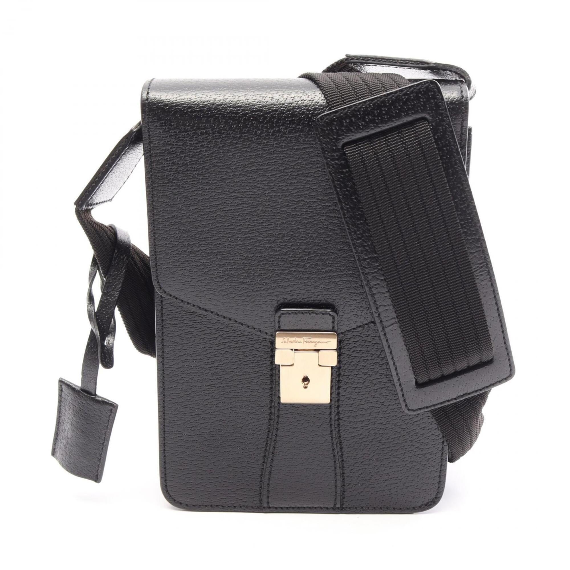 Salvatore Ferragamo Black Leather Handbag Shoulder Bag (Pre-Owned)