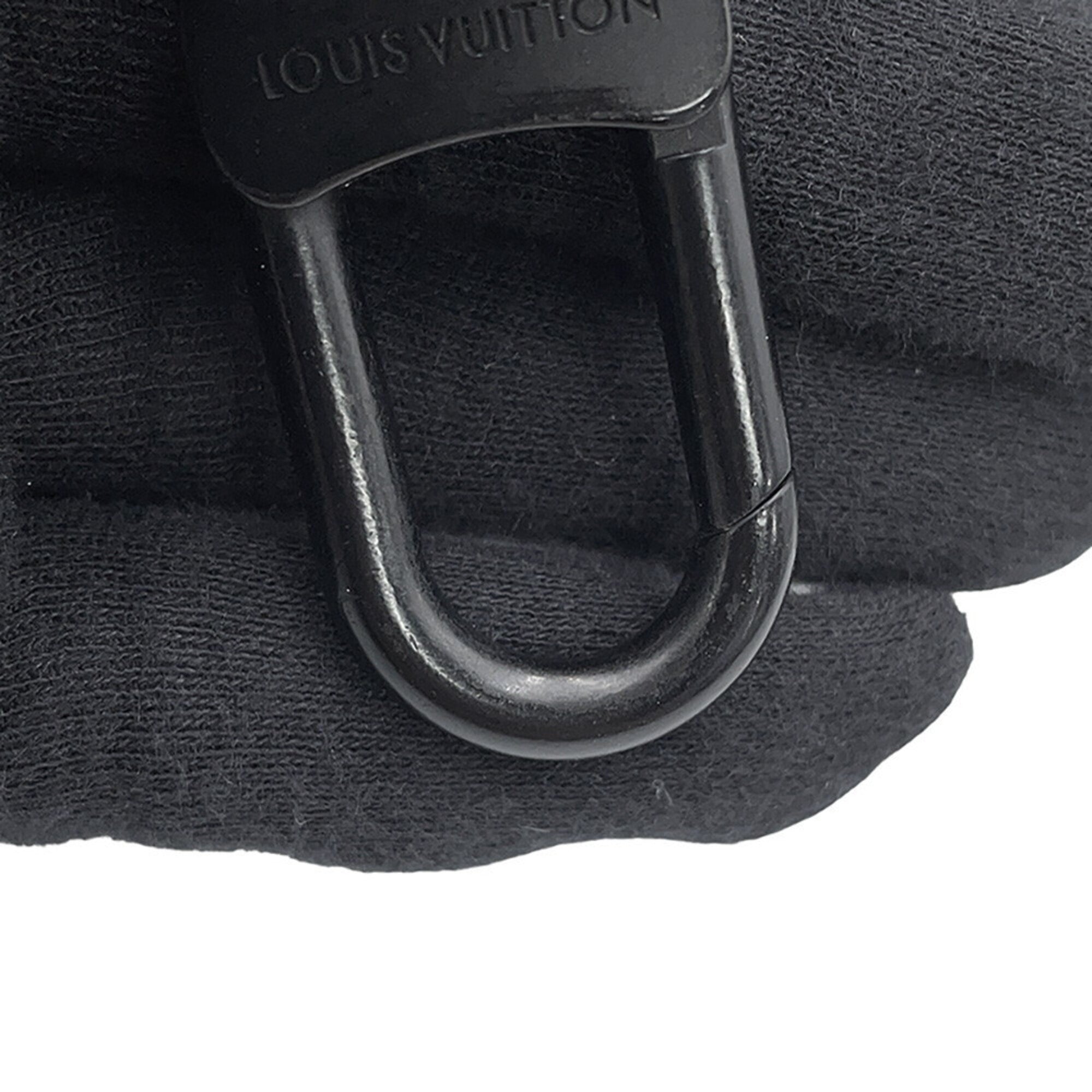 Louis Vuitton Noir Leather Shoulder Bag (Pre-Owned)