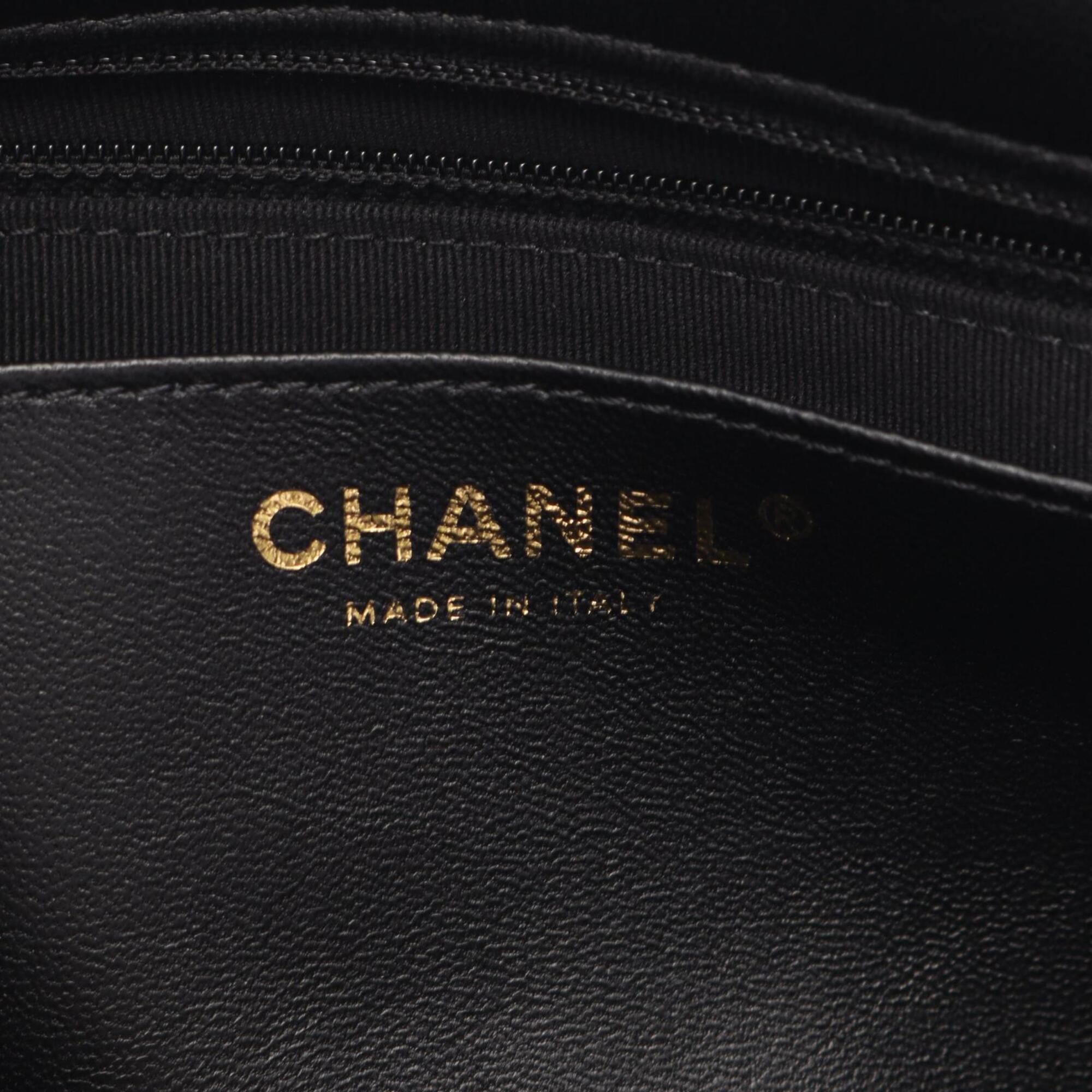 Chanel Black Leather Handbag Shoulder Bag (Pre-Owned)