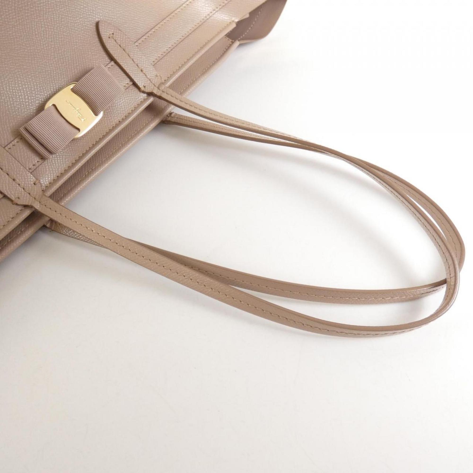 Salvatore Ferragamo Beige Leather Handbag (Pre-Owned)