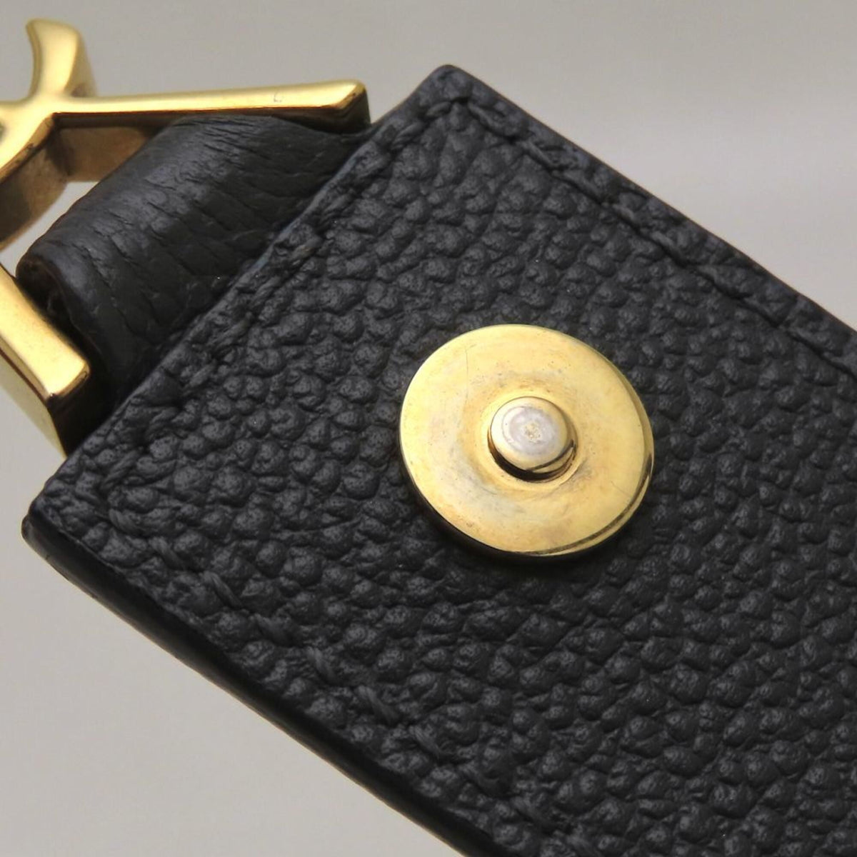 Saint Laurent Gray Handbag (Pre-Owned)