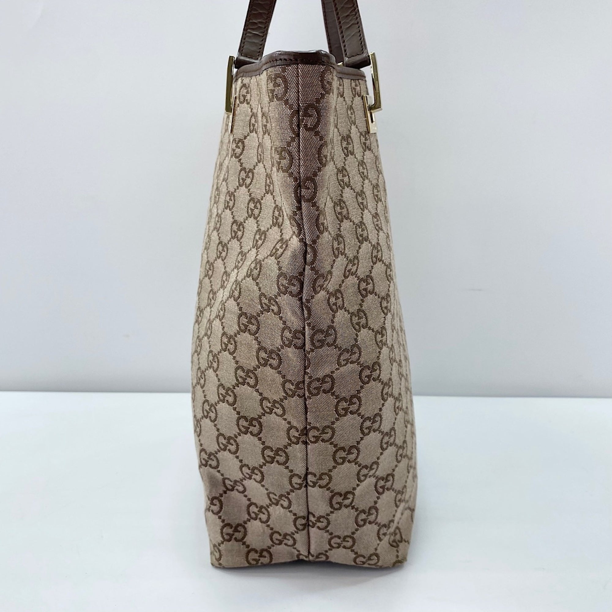 Gucci Beige Shoulder Bag (Pre-Owned)
