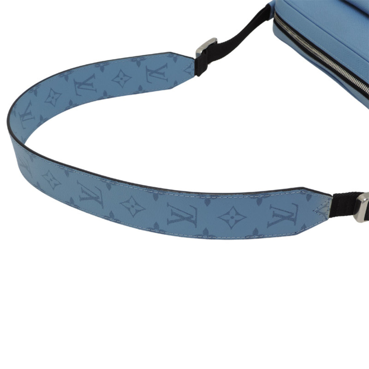 Louis Vuitton Light Blue Taigarama Shoulder Bag (Pre-Owned)