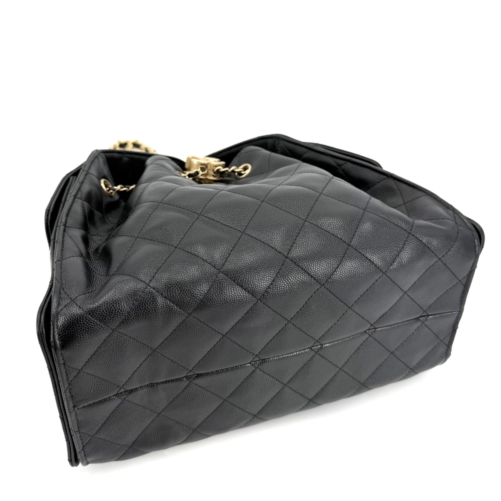 Chanel Black Grained Calfskin Handbag Shoulder Bag (Pre-Owned)
