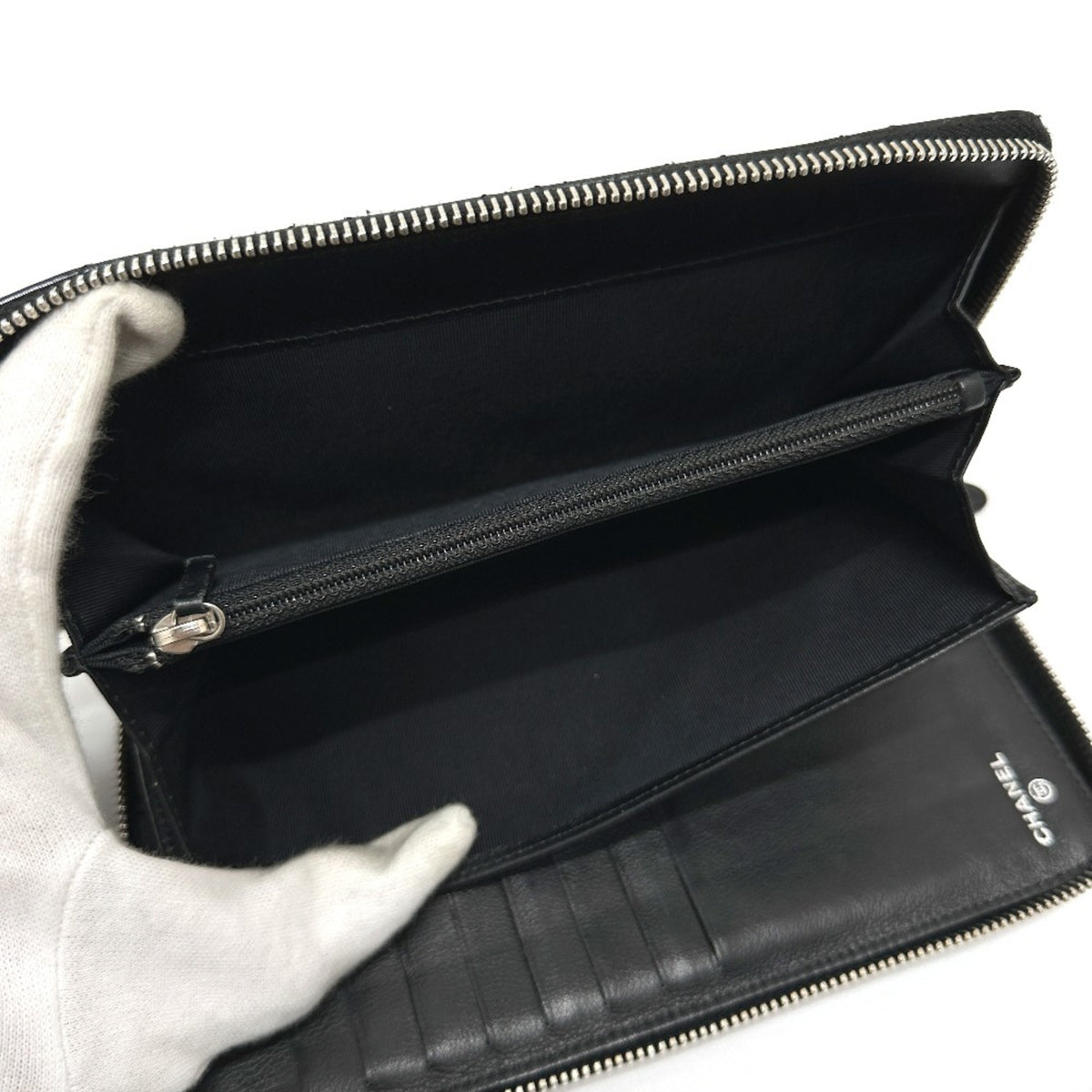 Chanel Black Leather Long Wallet (Bi-Fold) (Pre-Owned)