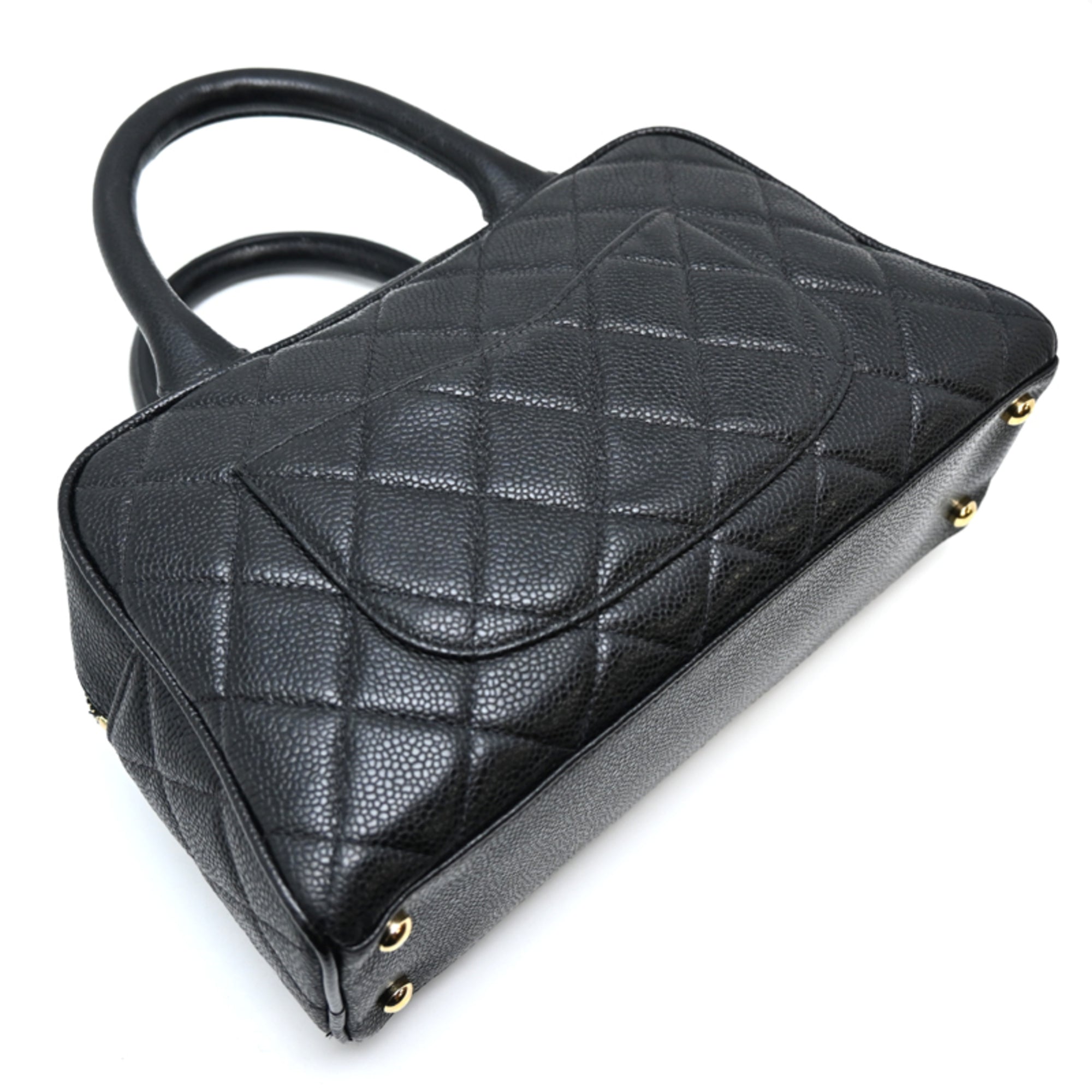 Chanel Black Grained Calfskin Handbag (Pre-Owned)