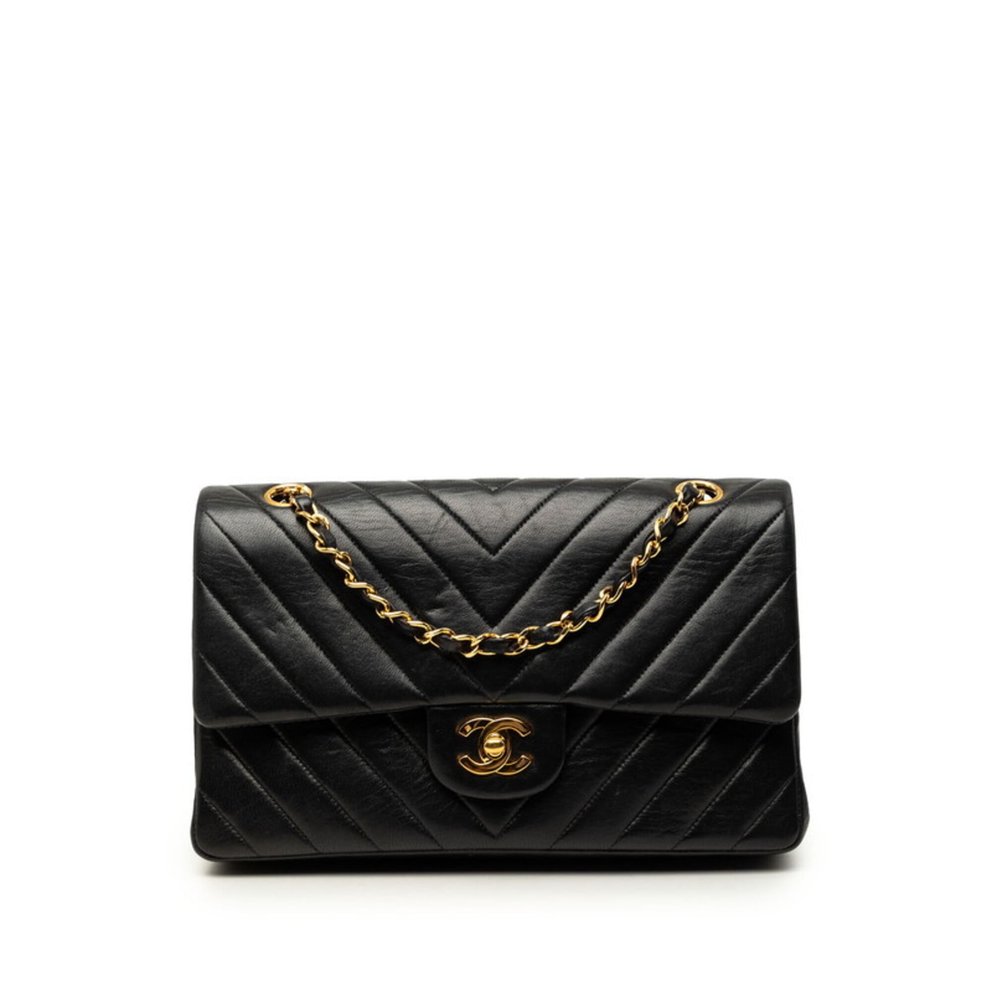Chanel Black Leather Shoulder Bag (Pre-Owned)