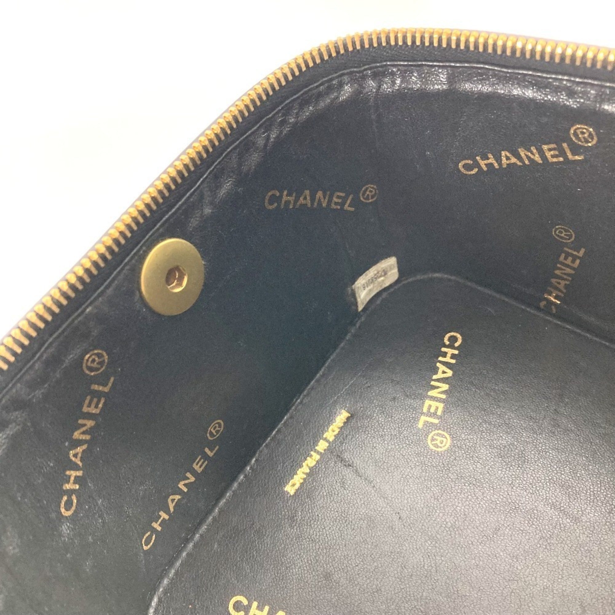 Chanel Matelasse Black Patent Leather Handbag Vanity Bag (Pre-Owned)