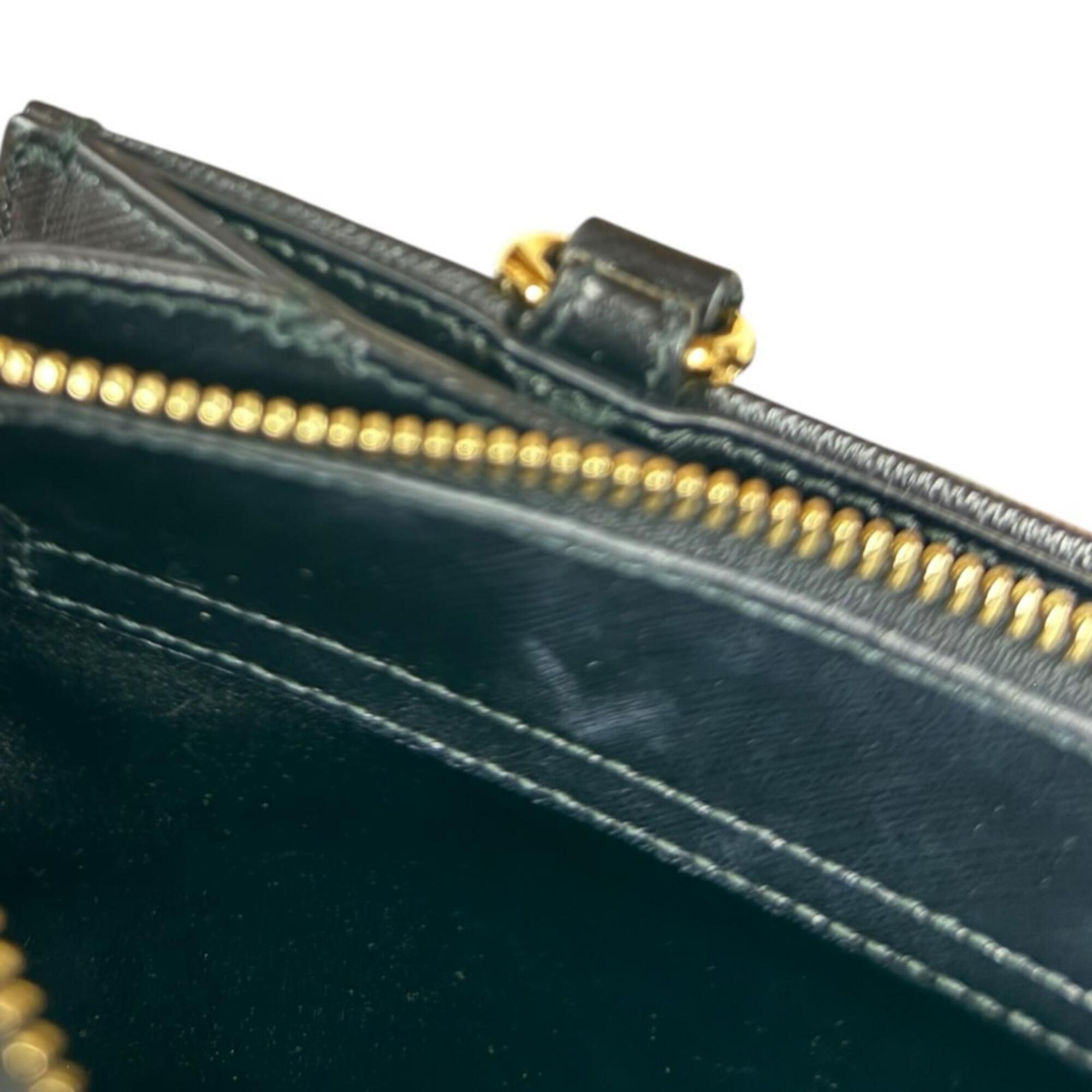 Salvatore Ferragamo Black Leather Shoulder Bag (Pre-Owned)