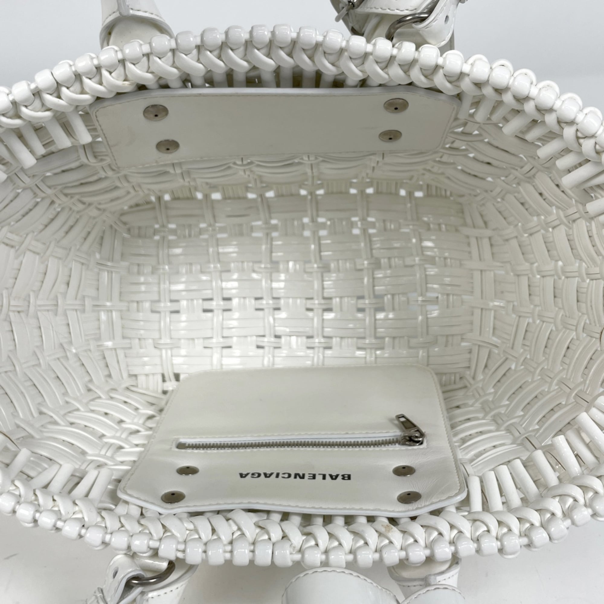 Balenciaga White Patent Leather Basket Handbag (Pre-Owned)