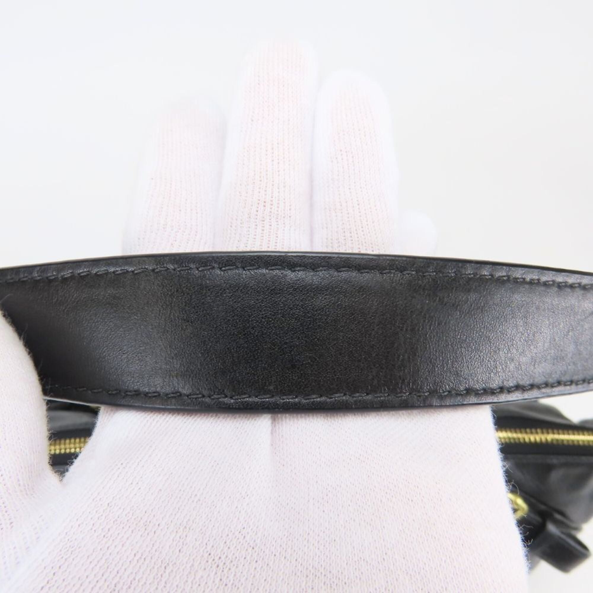 Coach Black Leather Handbag (Pre-Owned)