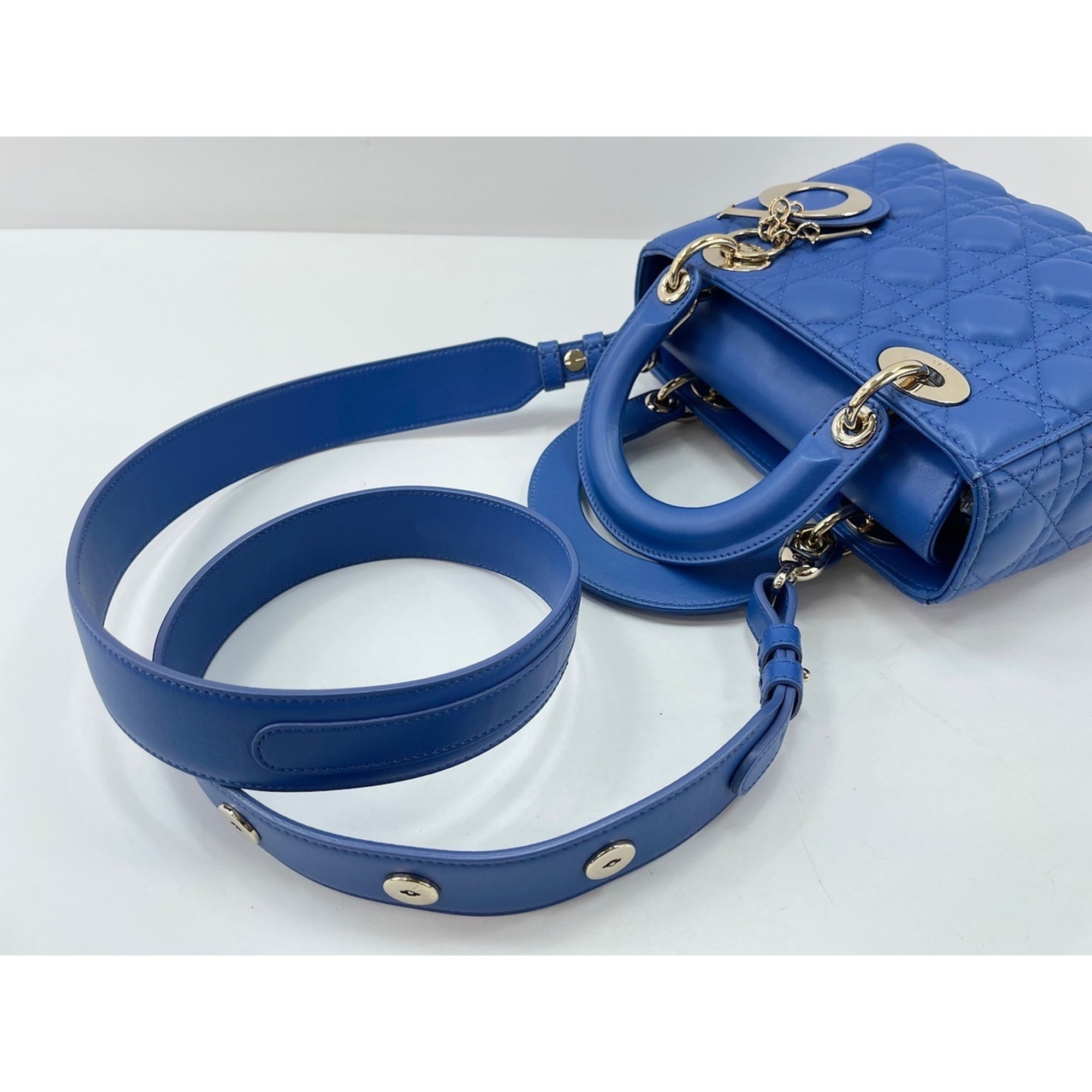 Christian Dior Blue Leather Handbag (Pre-Owned)