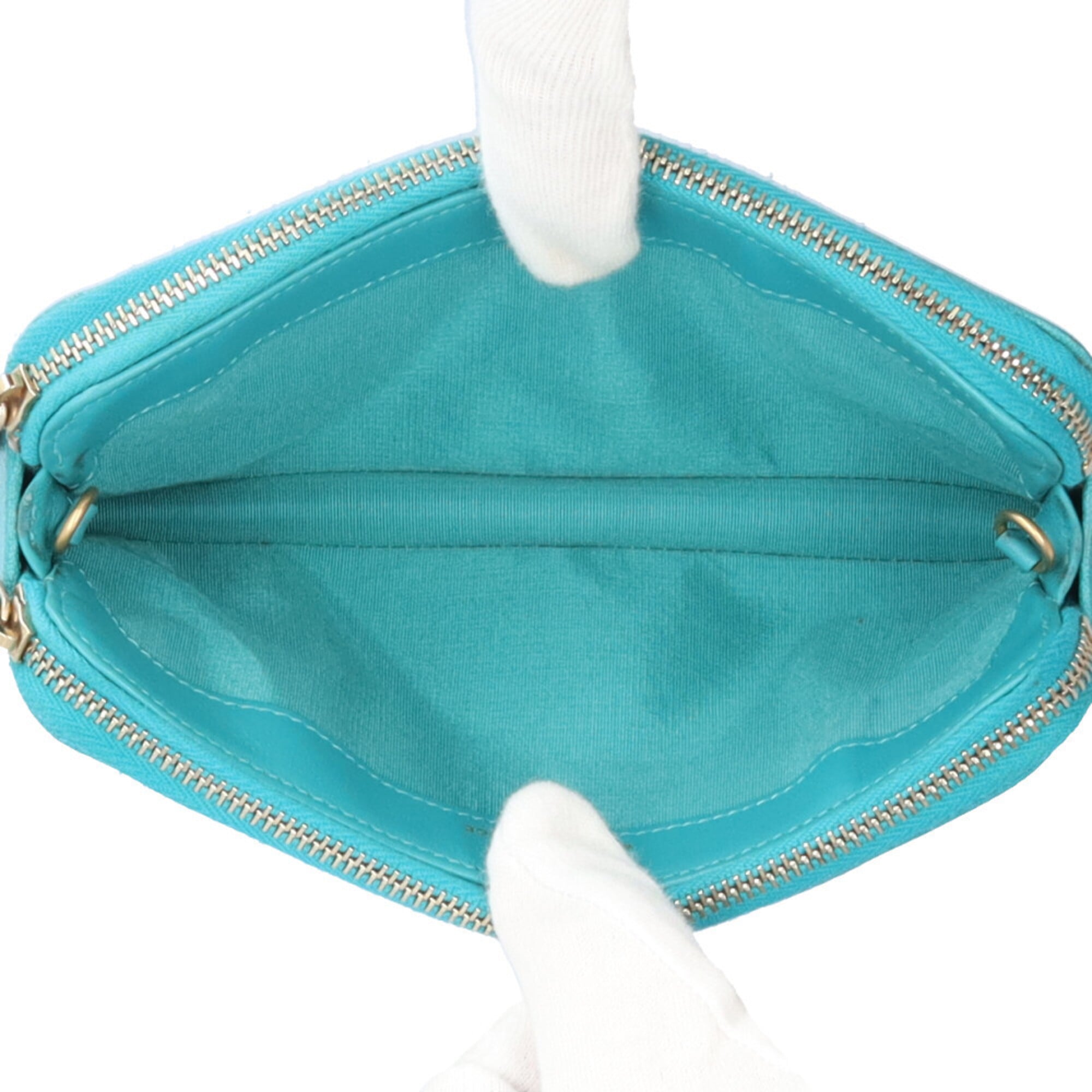 Chanel Boy Chanel Green Turquoise Grained Calfskin Handbag Shoulder Bag (Pre-Owned)