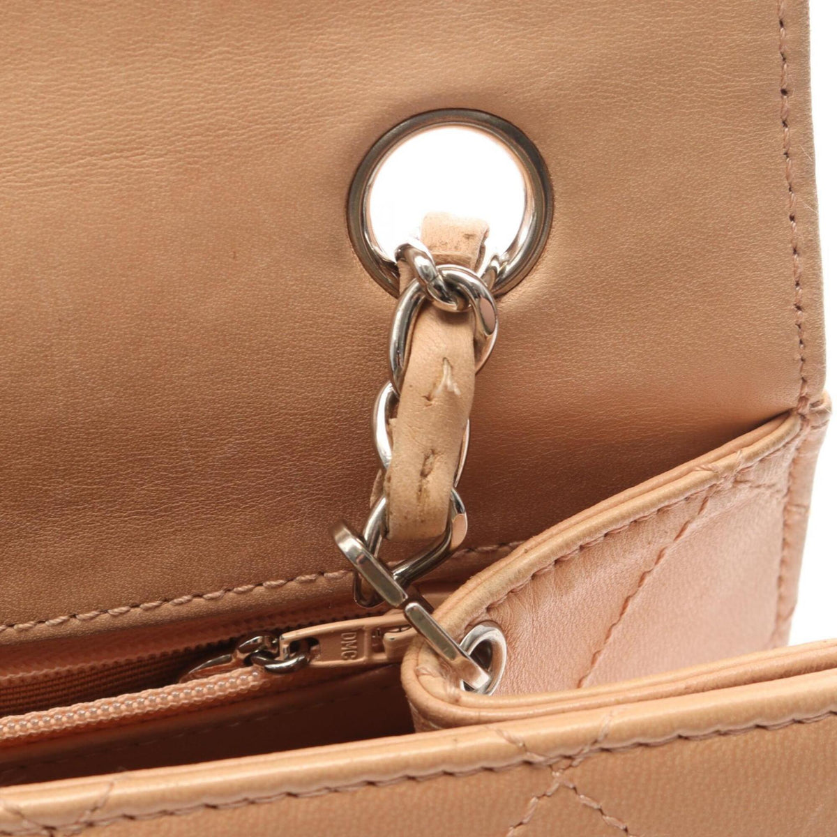 Chanel Pink Leather Handbag Shoulder Bag (Pre-Owned)