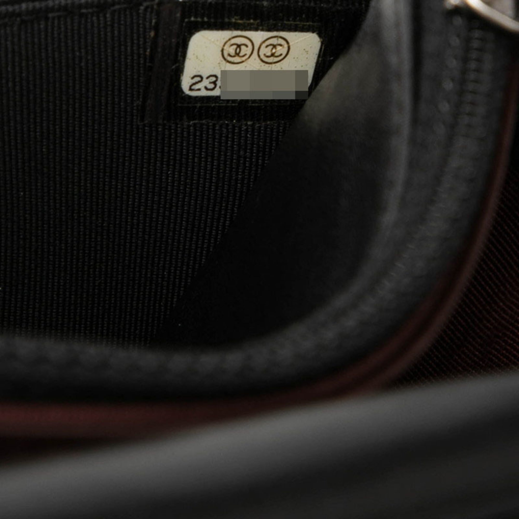 Chanel Matelasse Black Leather Shoulder Bag (Pre-Owned)