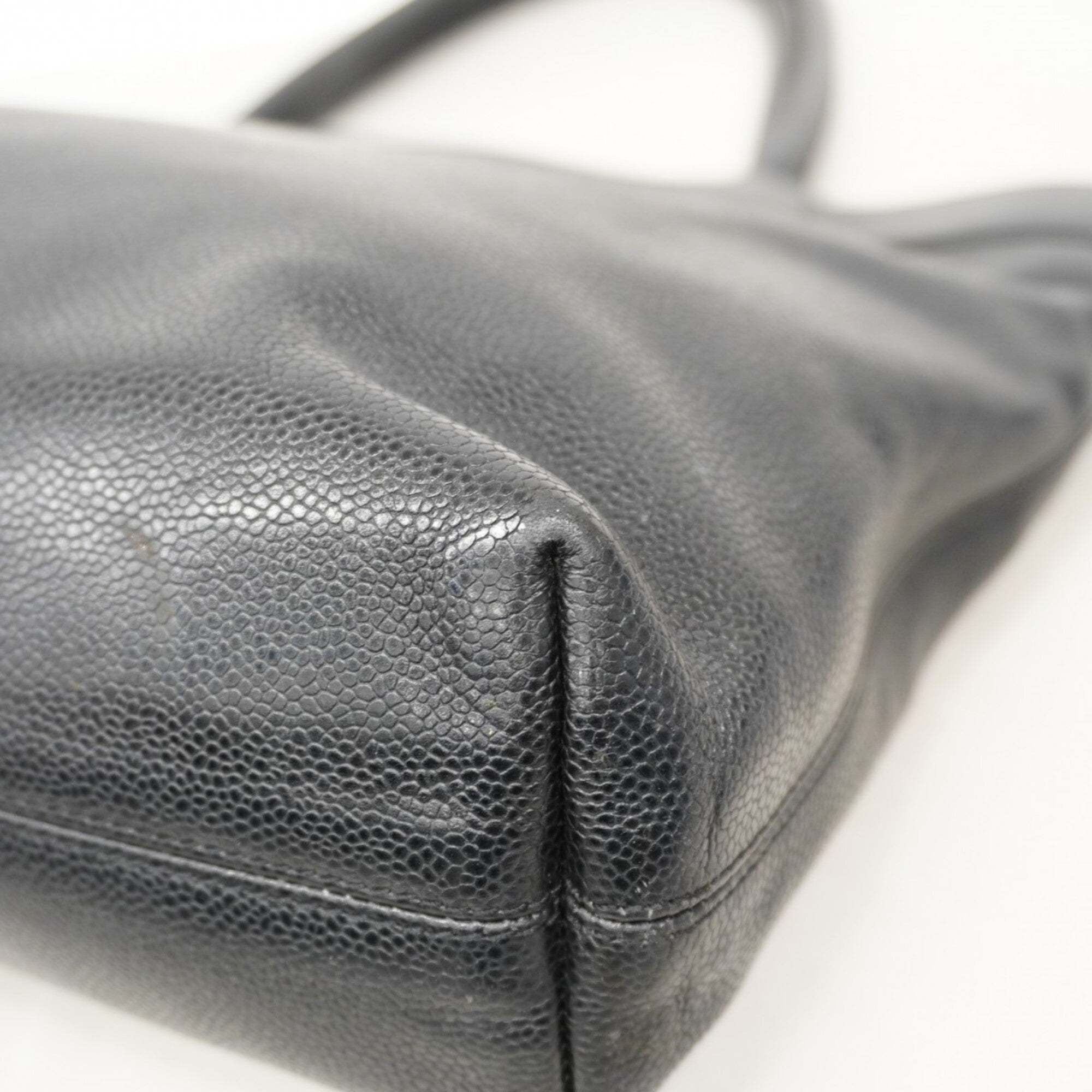 Chanel Black Grained Calfskin Tote Bag (Pre-Owned)