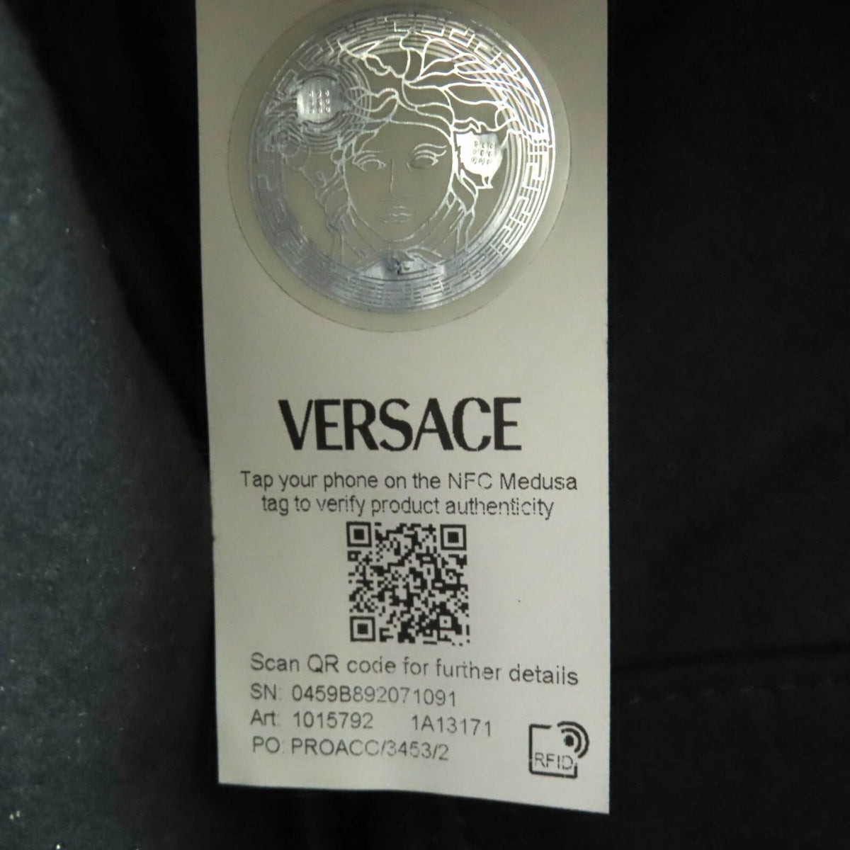 Versace Black Leather Handbag (Pre-Owned)