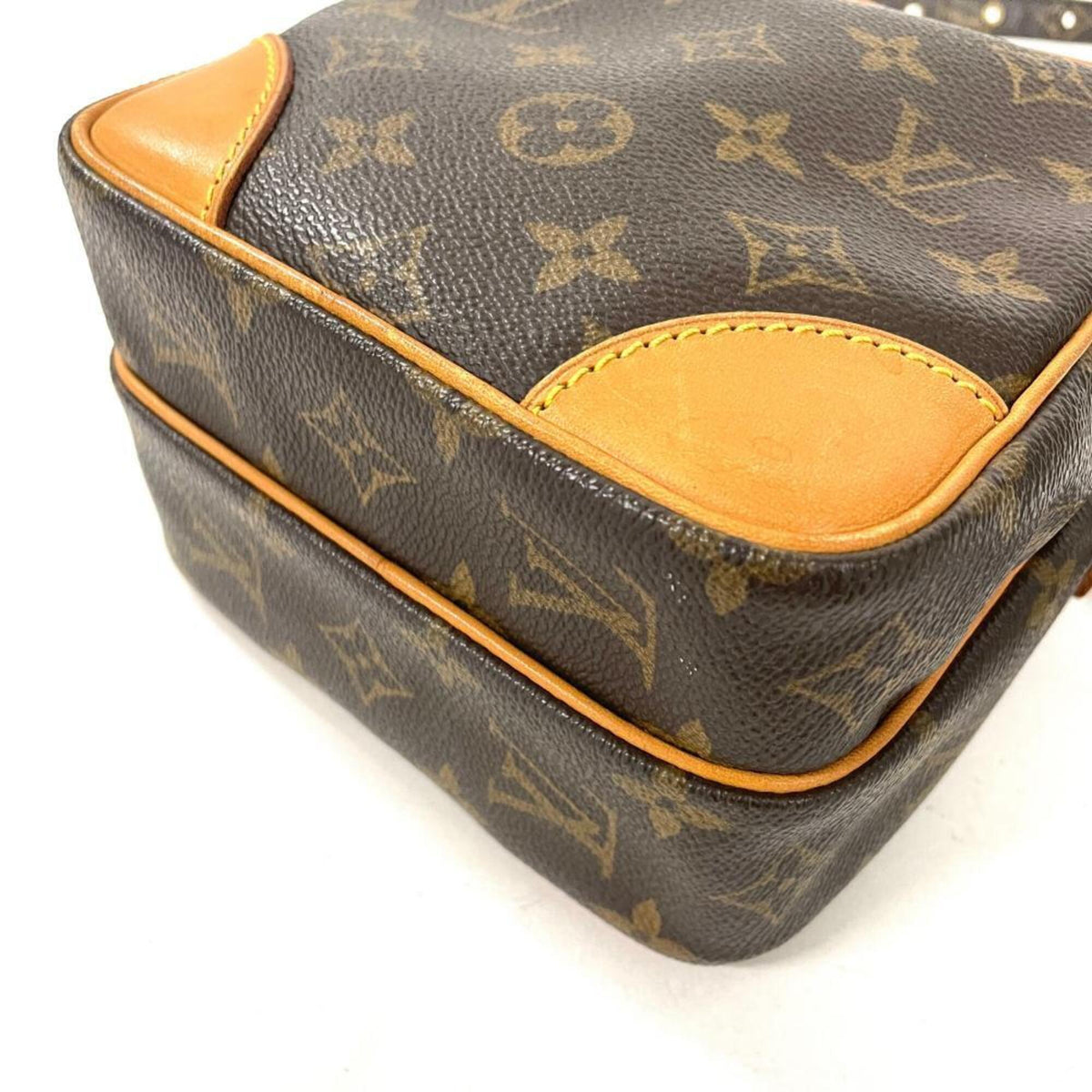 Louis Vuitton Brown Monogram Canvas Shoulder Bag (Pre-Owned)