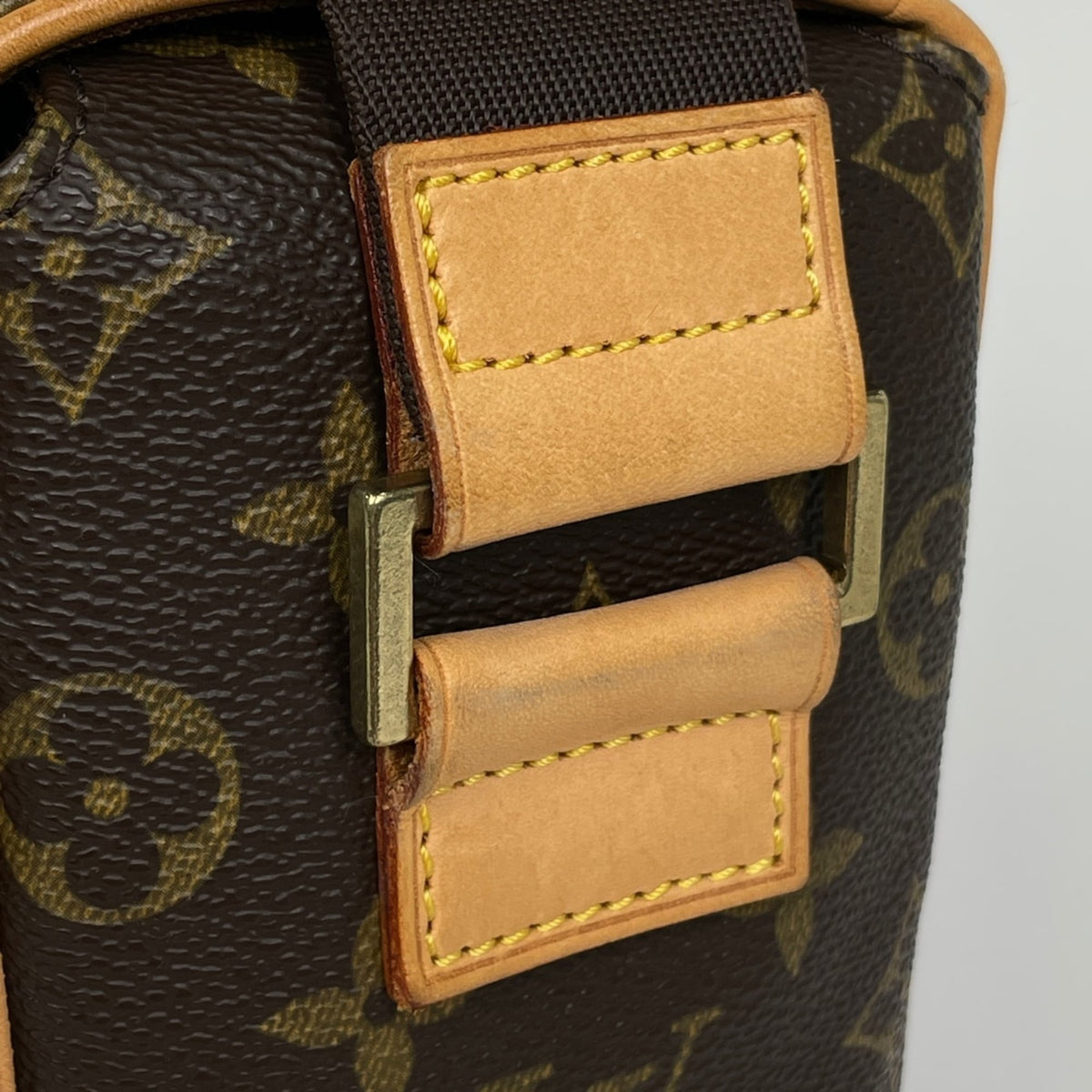 Louis Vuitton Brown Monogram Messenger Bag Shoulder Bag (Pre-Owned)