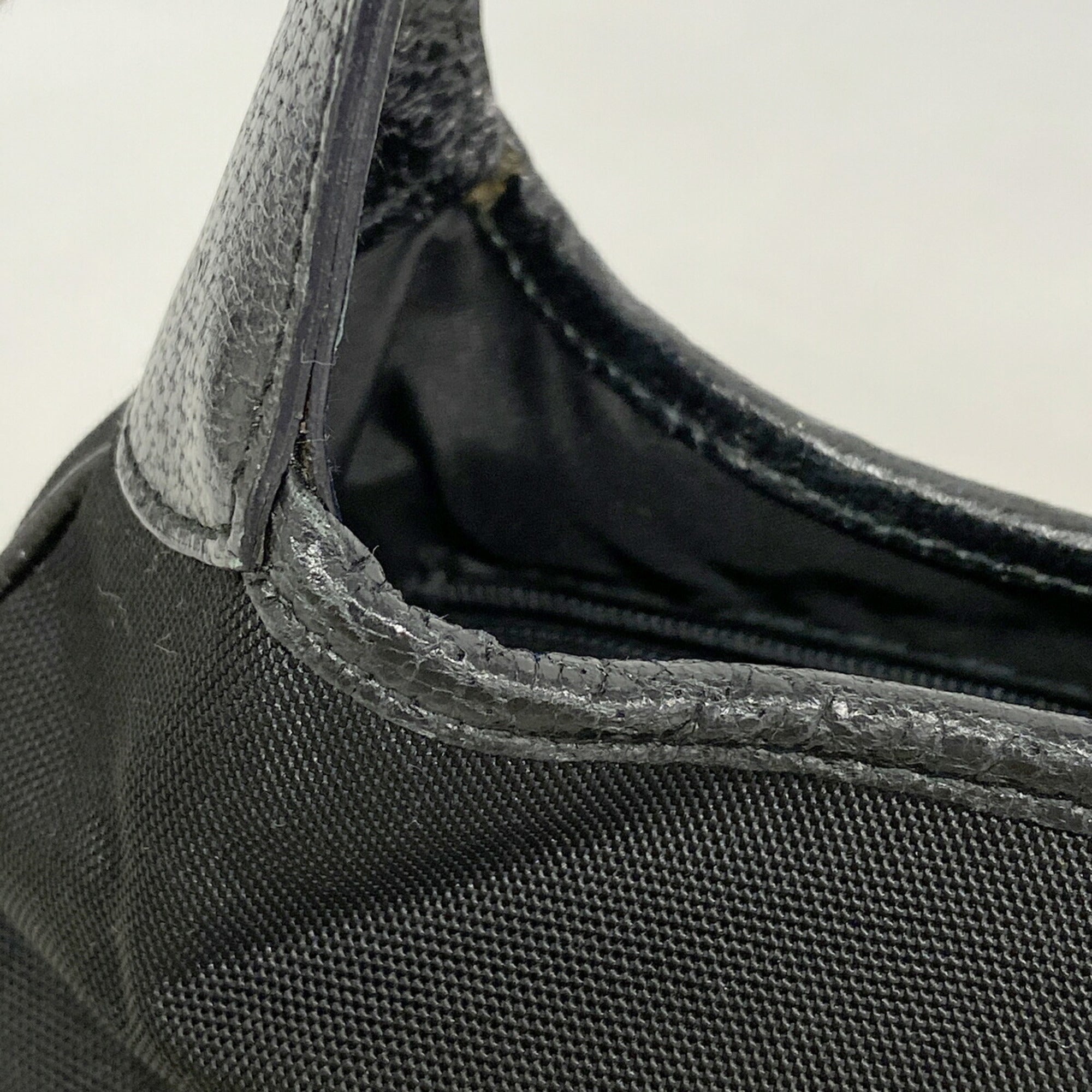 Gucci Black Nylon Canvas Handbag (Pre-Owned)