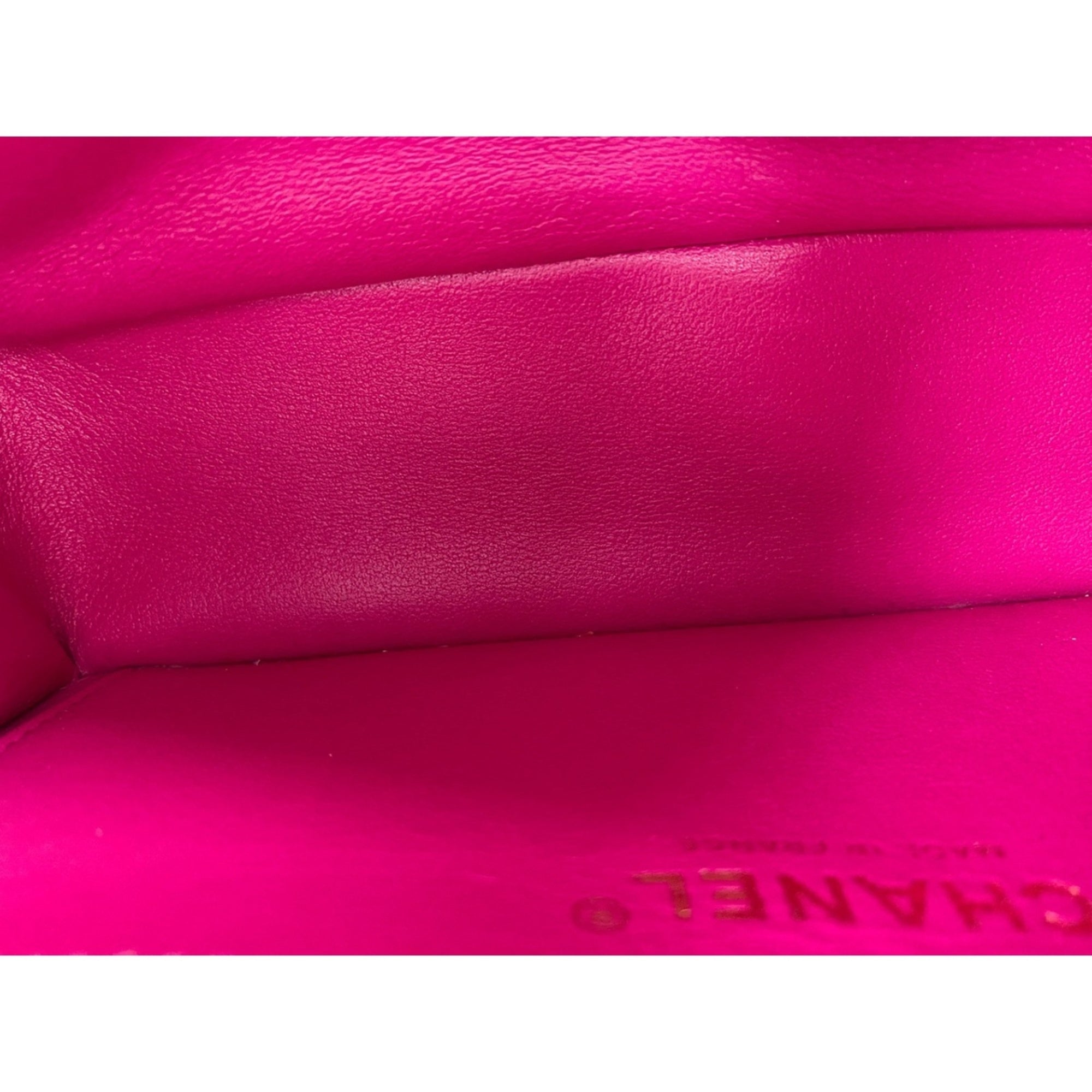 Chanel Pink Shoulder Bag (Pre-Owned)
