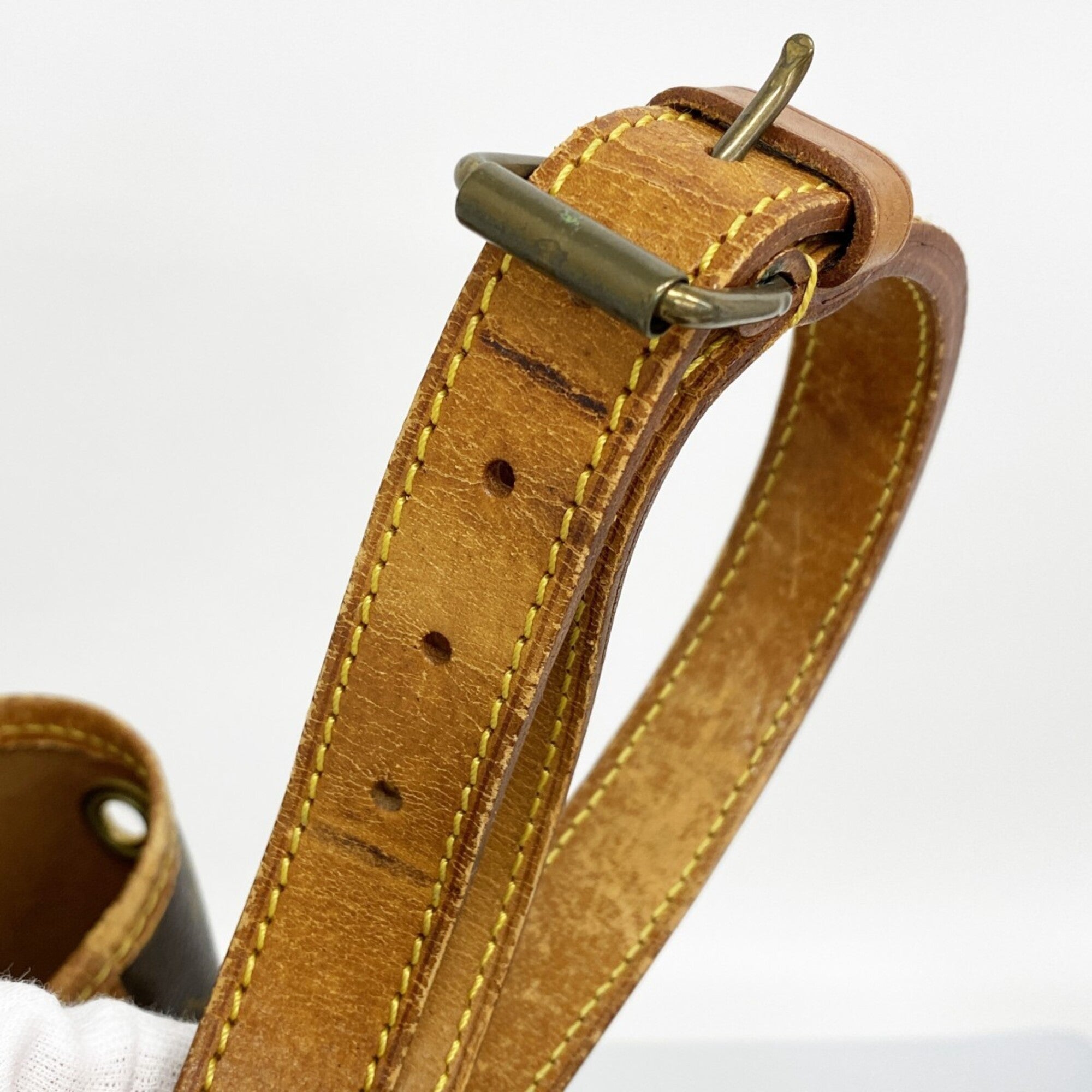 Louis Vuitton Brown Shoulder Bag (Pre-Owned)