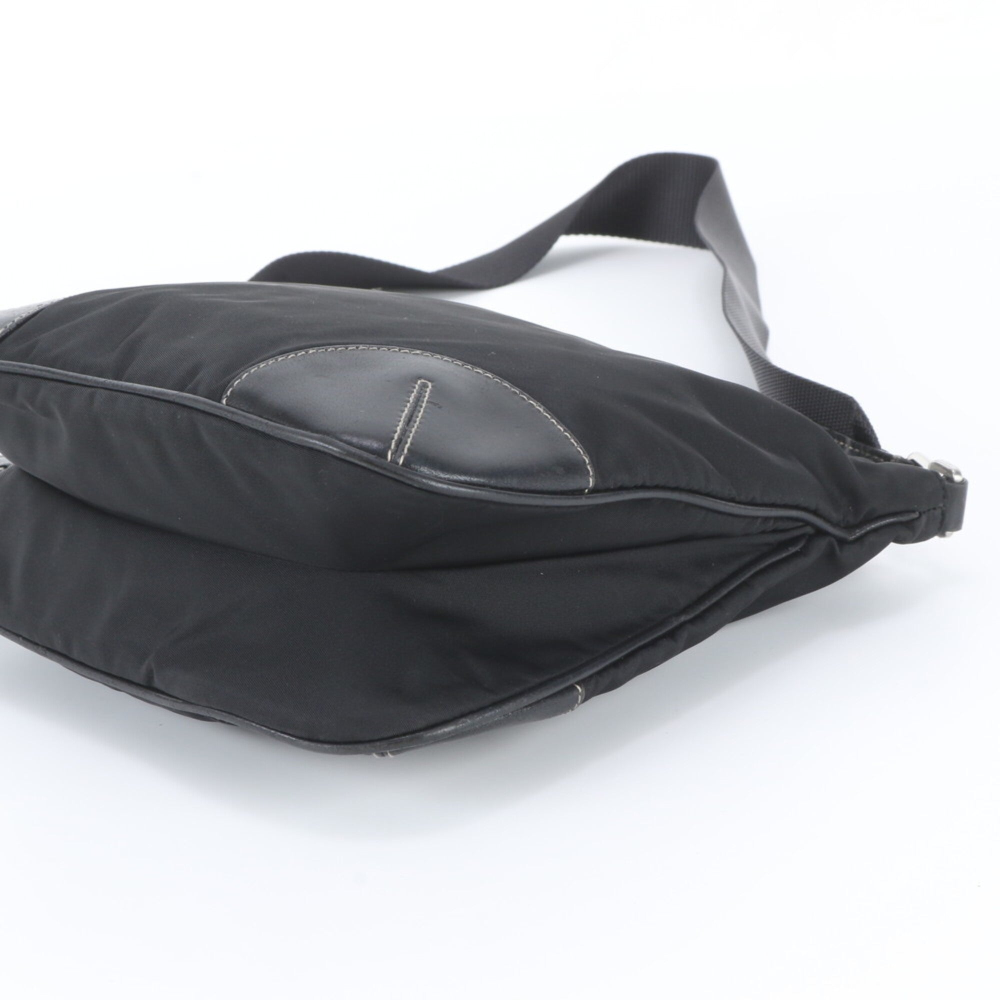 Prada Black Leather Nylon Shoulder Bag (Pre-Owned)