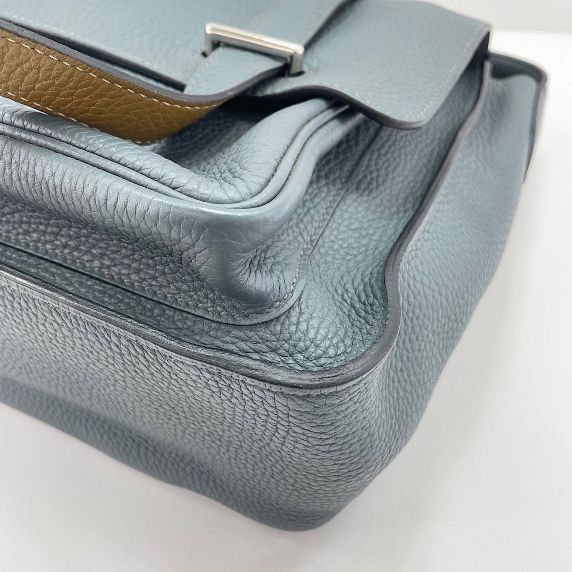 Hermes Gray Shoulder Bag (Pre-Owned)
