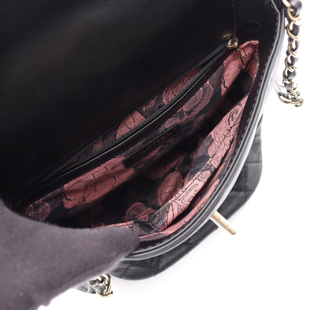 Chanel Matelasse Black Leather Handbag Shoulder Bag (Pre-Owned)
