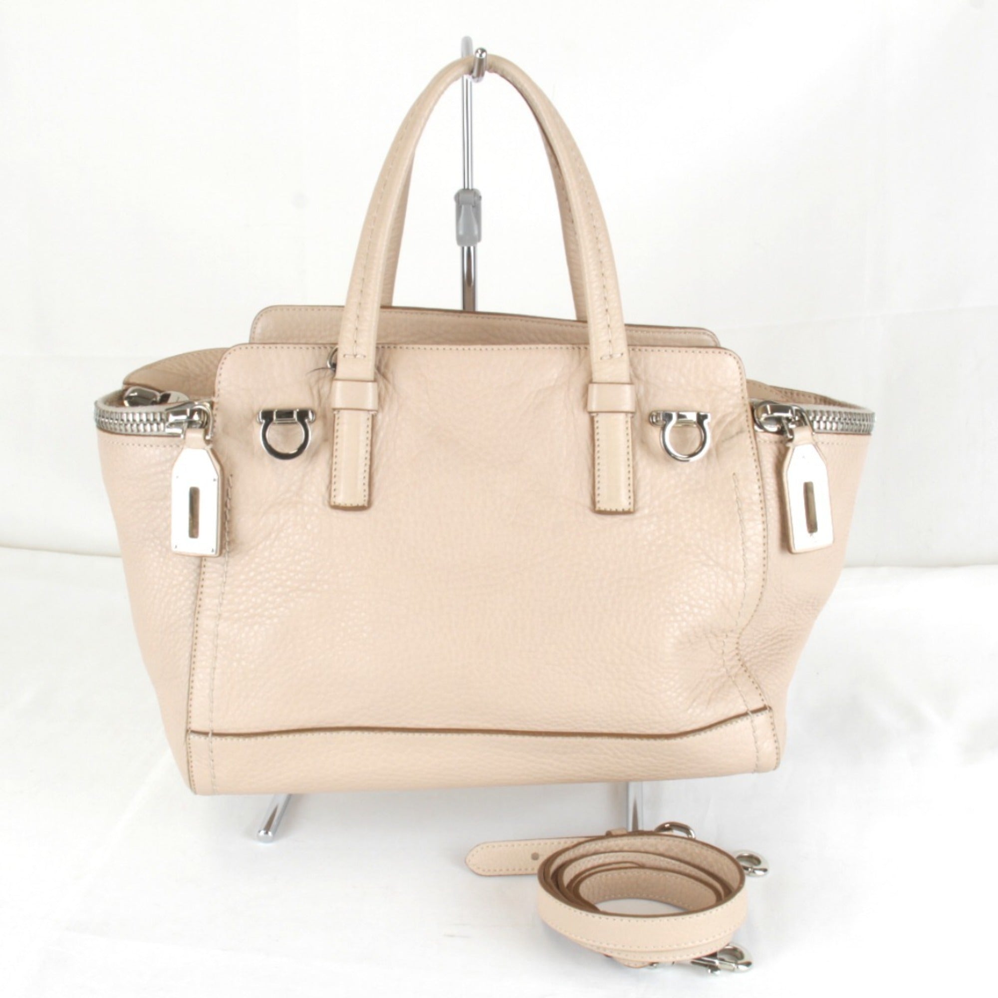 Salvatore Ferragamo Pink Leather Handbag (Pre-Owned)