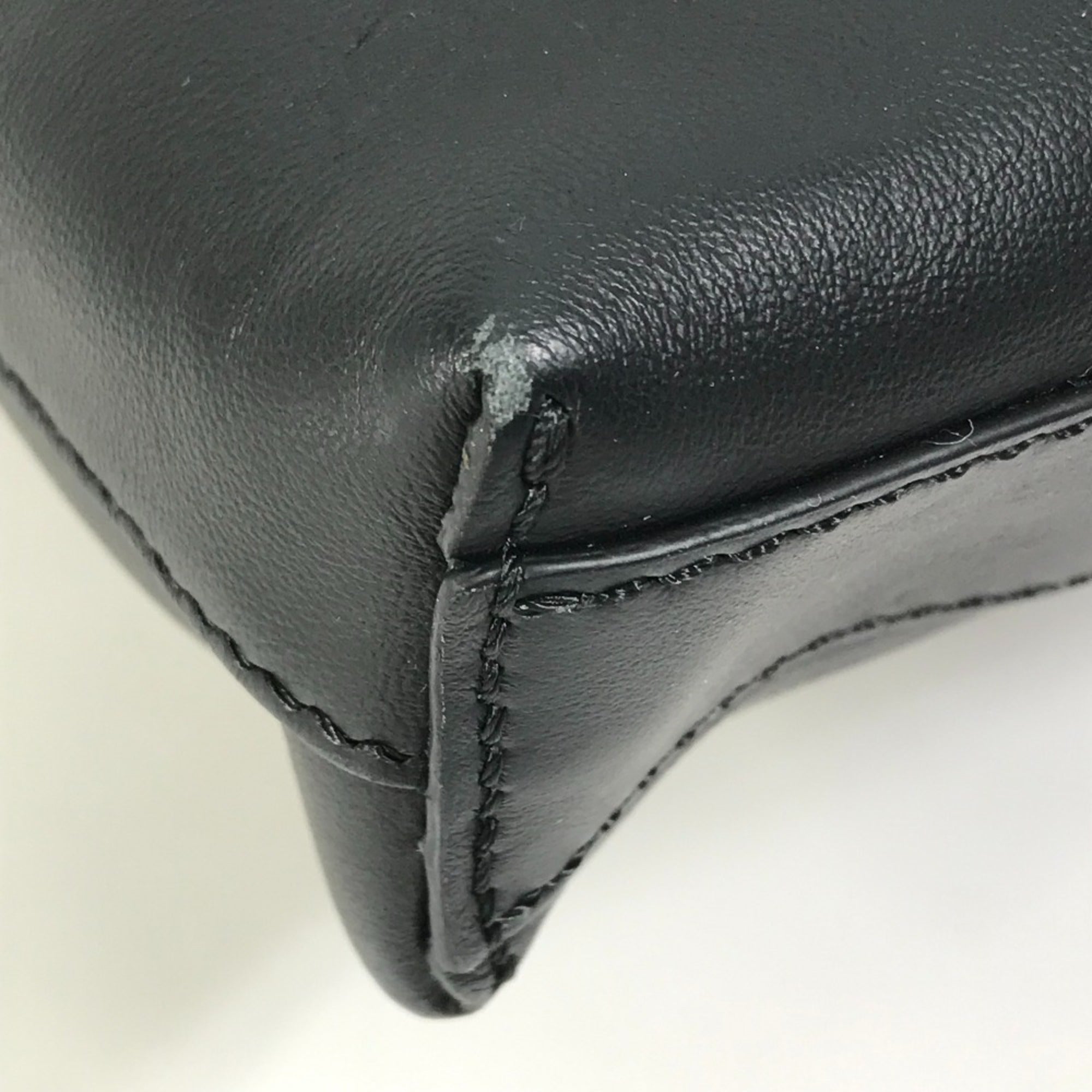 Fendi Black Leather Shoulder Bag (Pre-Owned)