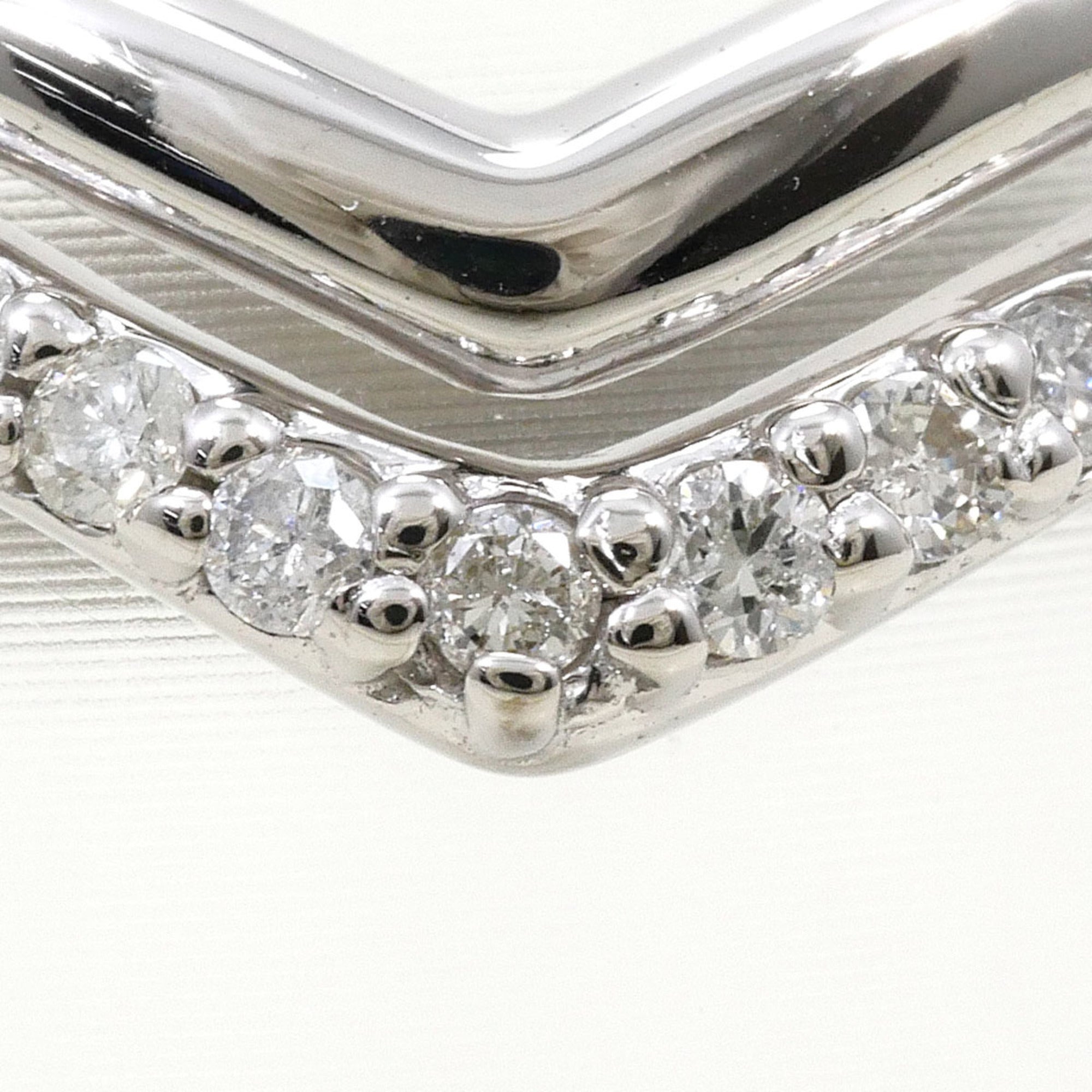 Unbranded White Gold White Gold (18K) Band Ring (Pre-Owned)