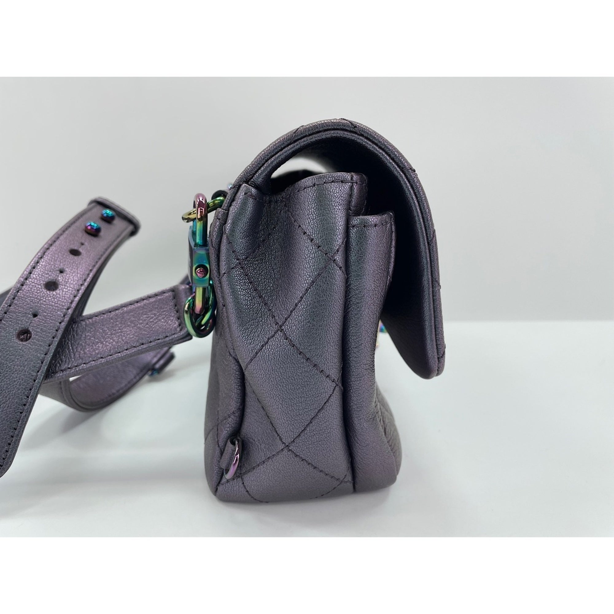 Chanel Purple Shoulder Bag (Pre-Owned)