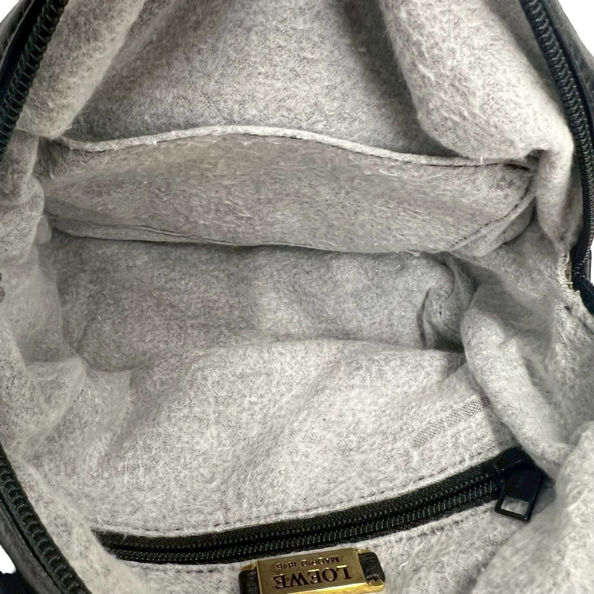 Loewe Black Leather Boston Bag Handbag (Pre-Owned)