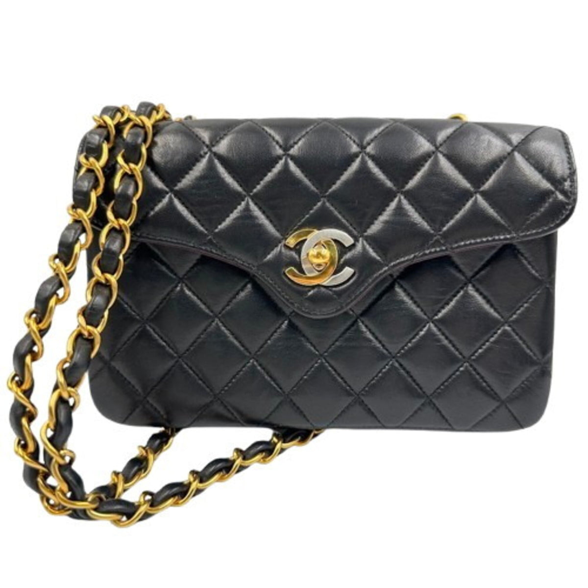 Chanel Matelasse Black Leather Shoulder Bag (Pre-Owned)