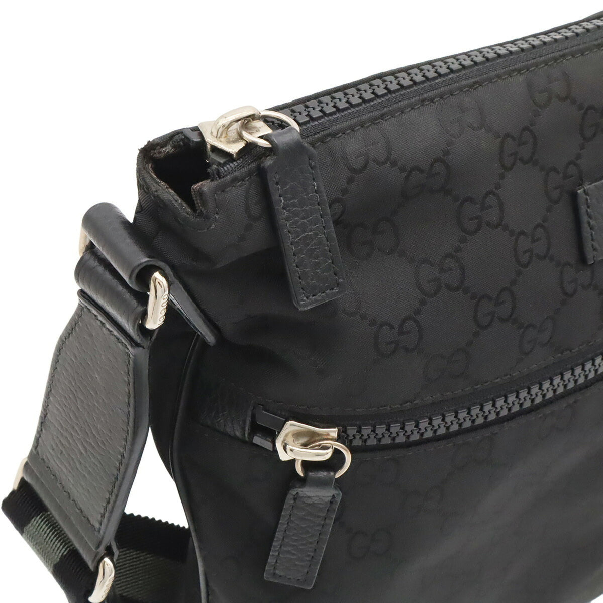 Gucci Black Gray Nylon Leather Shoulder Bag (Pre-Owned)