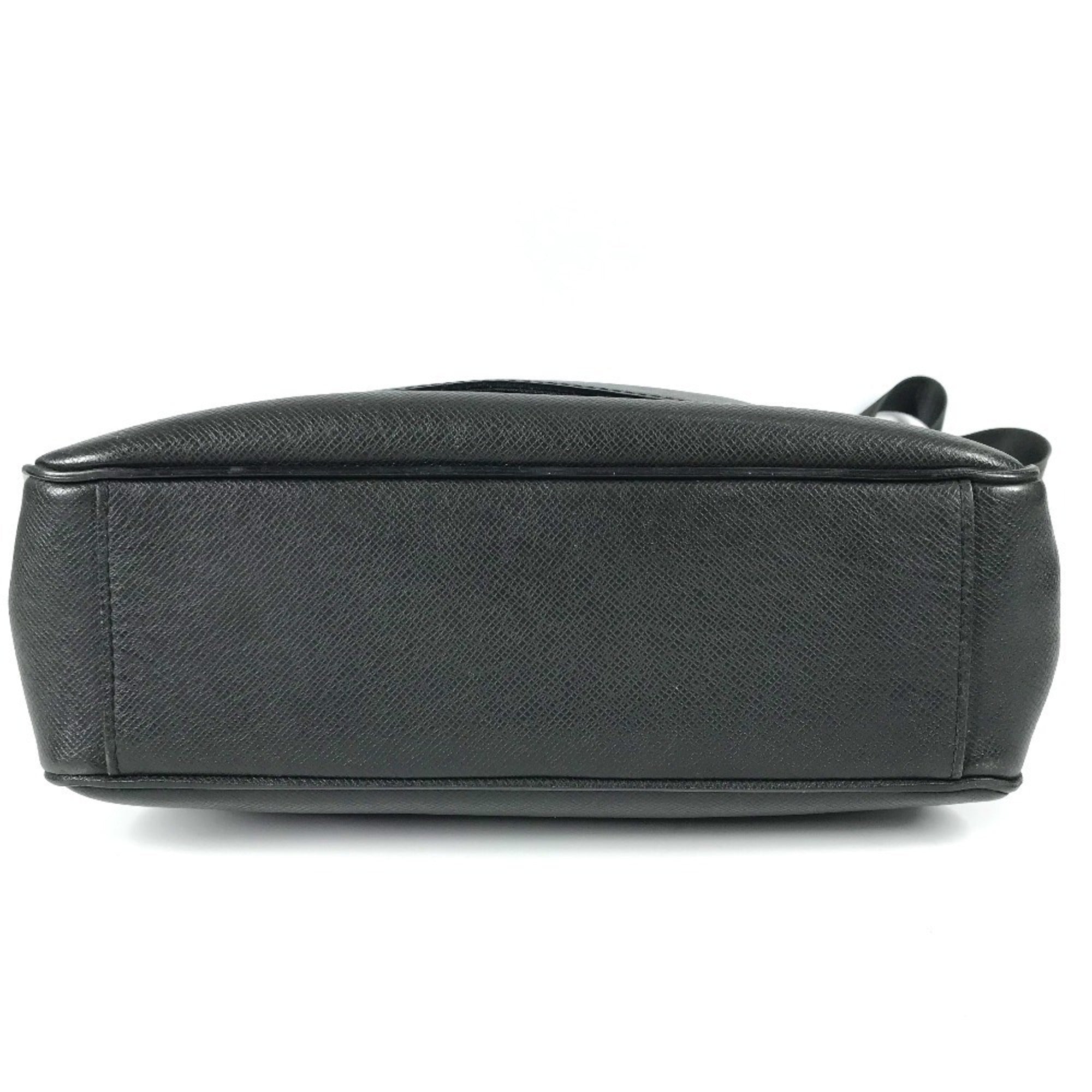 Louis Vuitton Ardoise Black Taiga Leather Leather Messenger Bag Shoulder Bag (Pre-Owned)