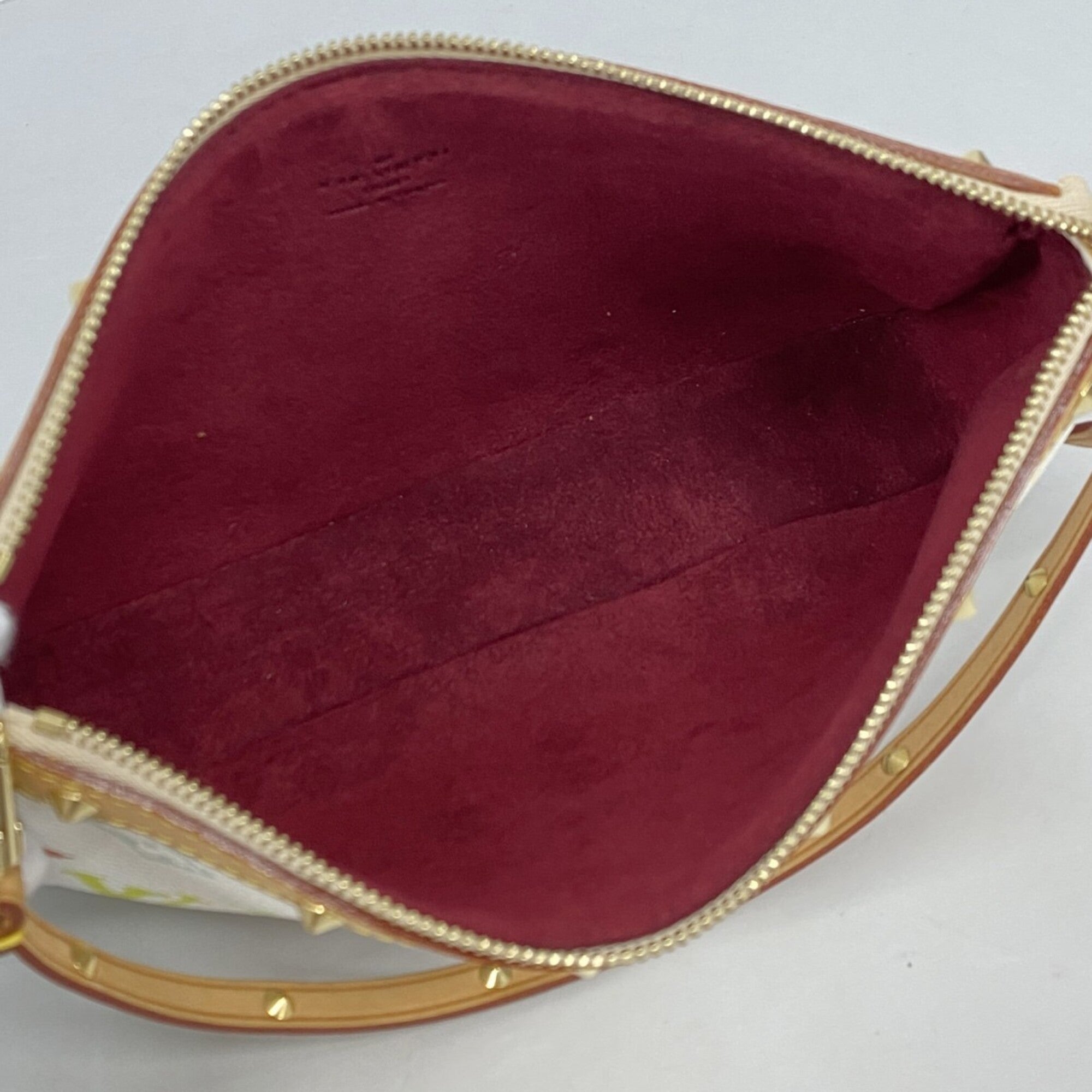 Louis Vuitton Blanc Pouch (Pre-Owned)