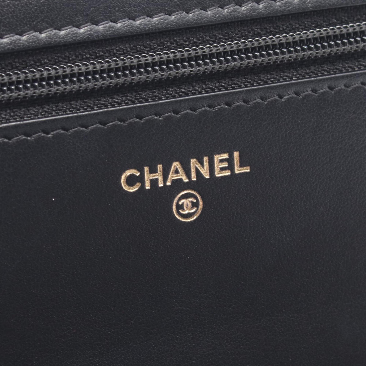Chanel Black Grained Calfskin Handbag Shoulder Bag (Pre-Owned)