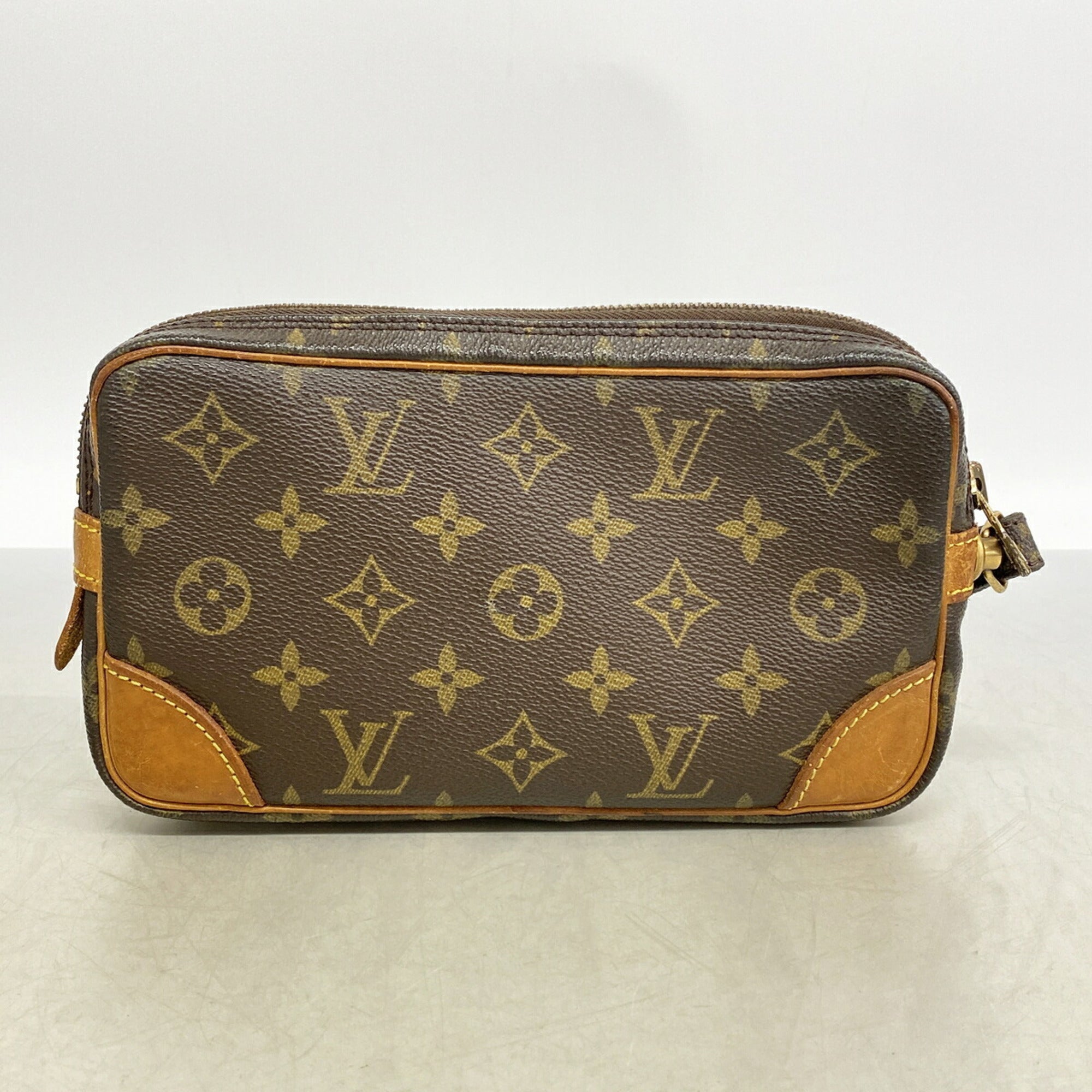 Louis Vuitton Brown Clutch Bag (Pre-Owned)