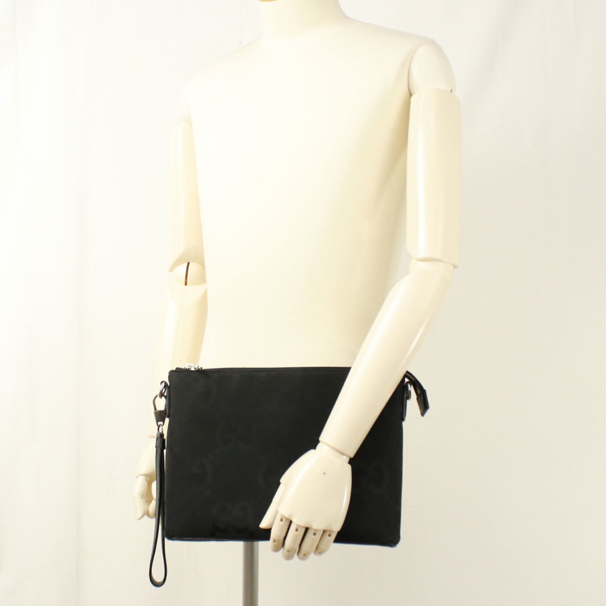 Gucci Black Canvas Clutch Bag Shoulder Bag (Pre-Owned)